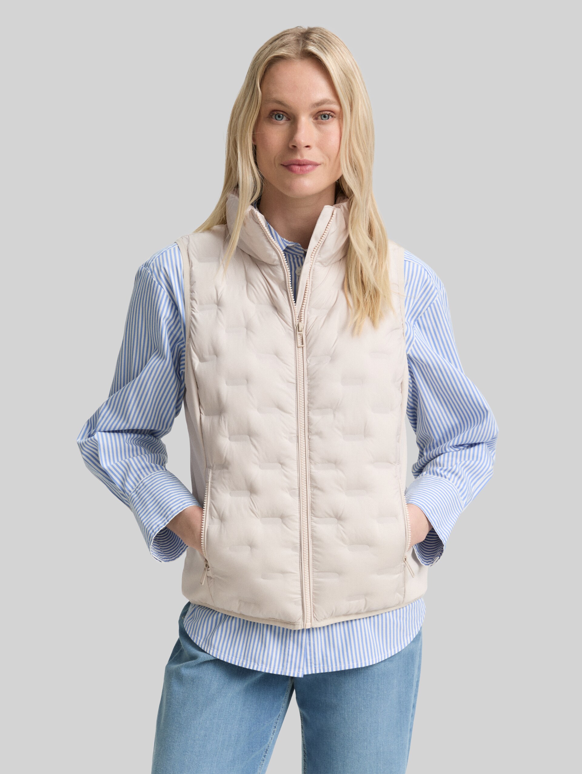 Lightweight quilted waistcoat with stand-up collar - cold beige - Model front view