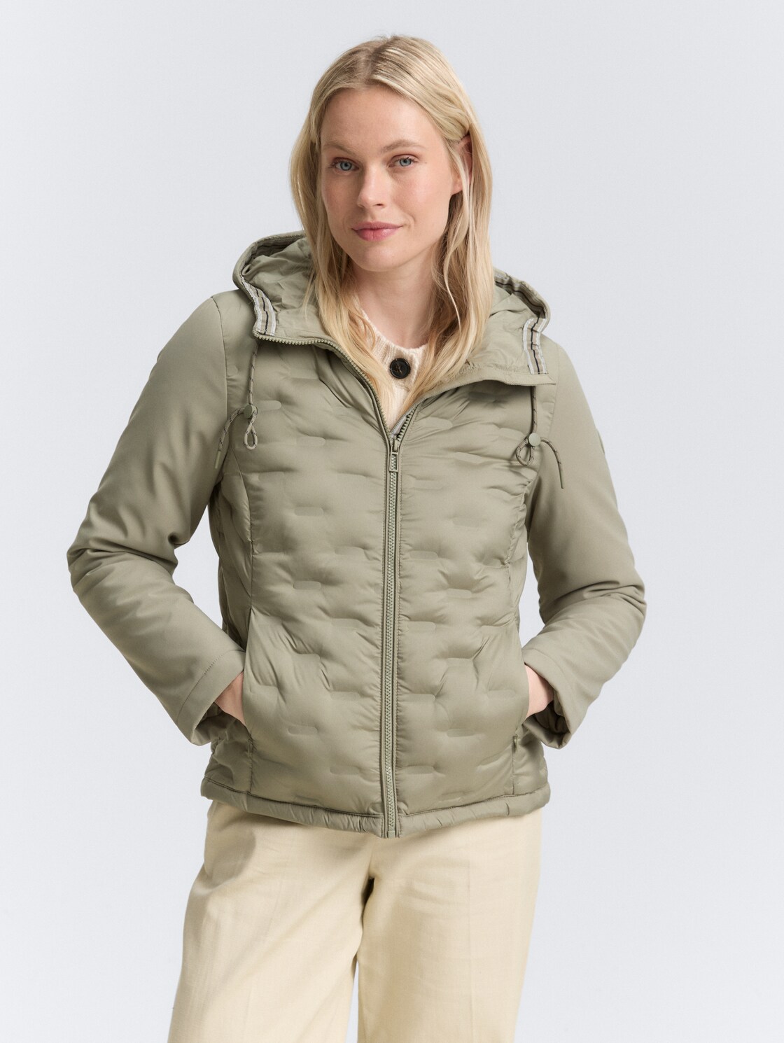 Hybrid Steppjacke mit Kapuze - smoke olive - Model-Vorderansicht