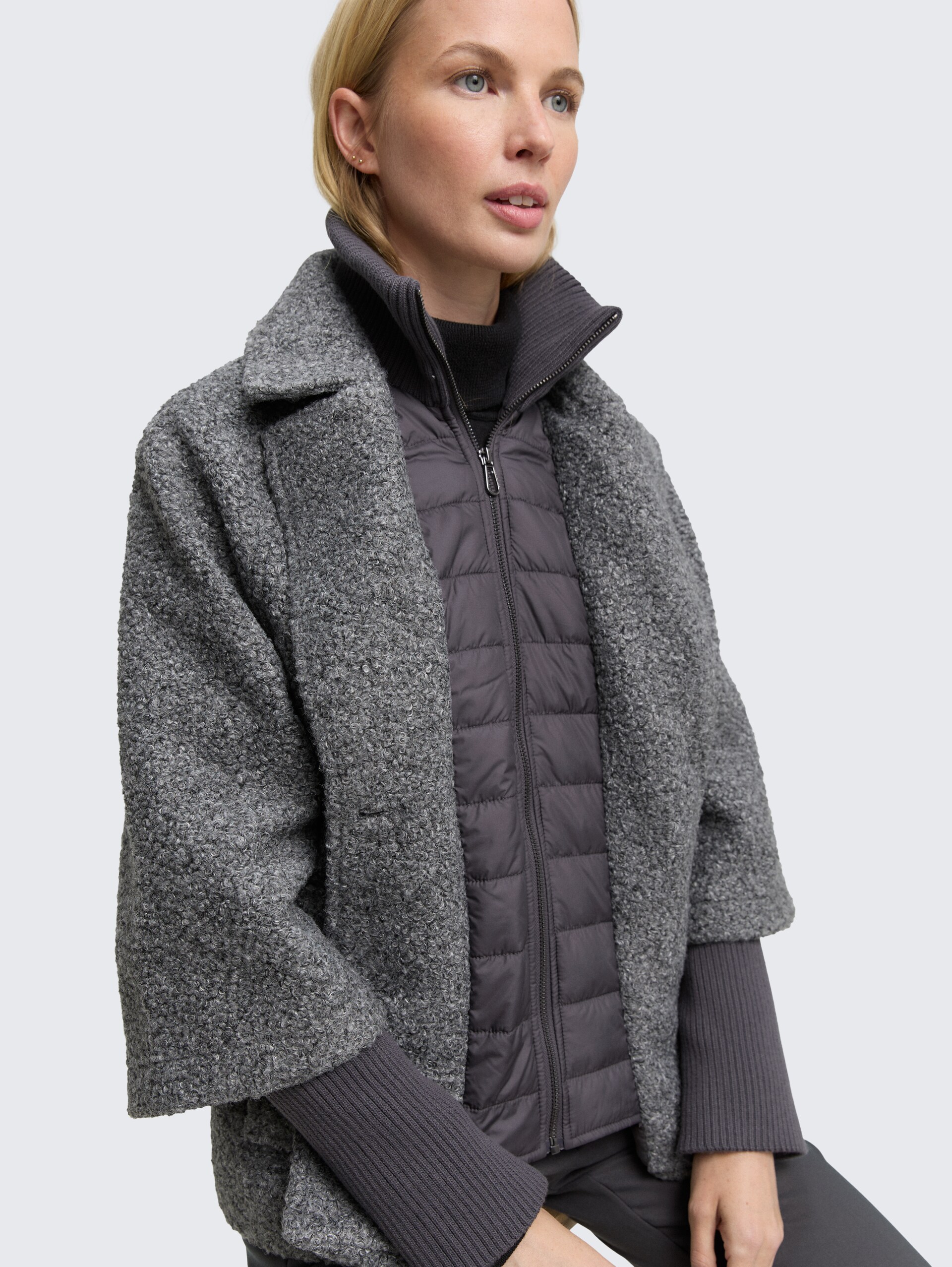 Bouclé Cape Jacke im 2-in-1-Look - dark anthra melange - Detail-Model-Ansicht