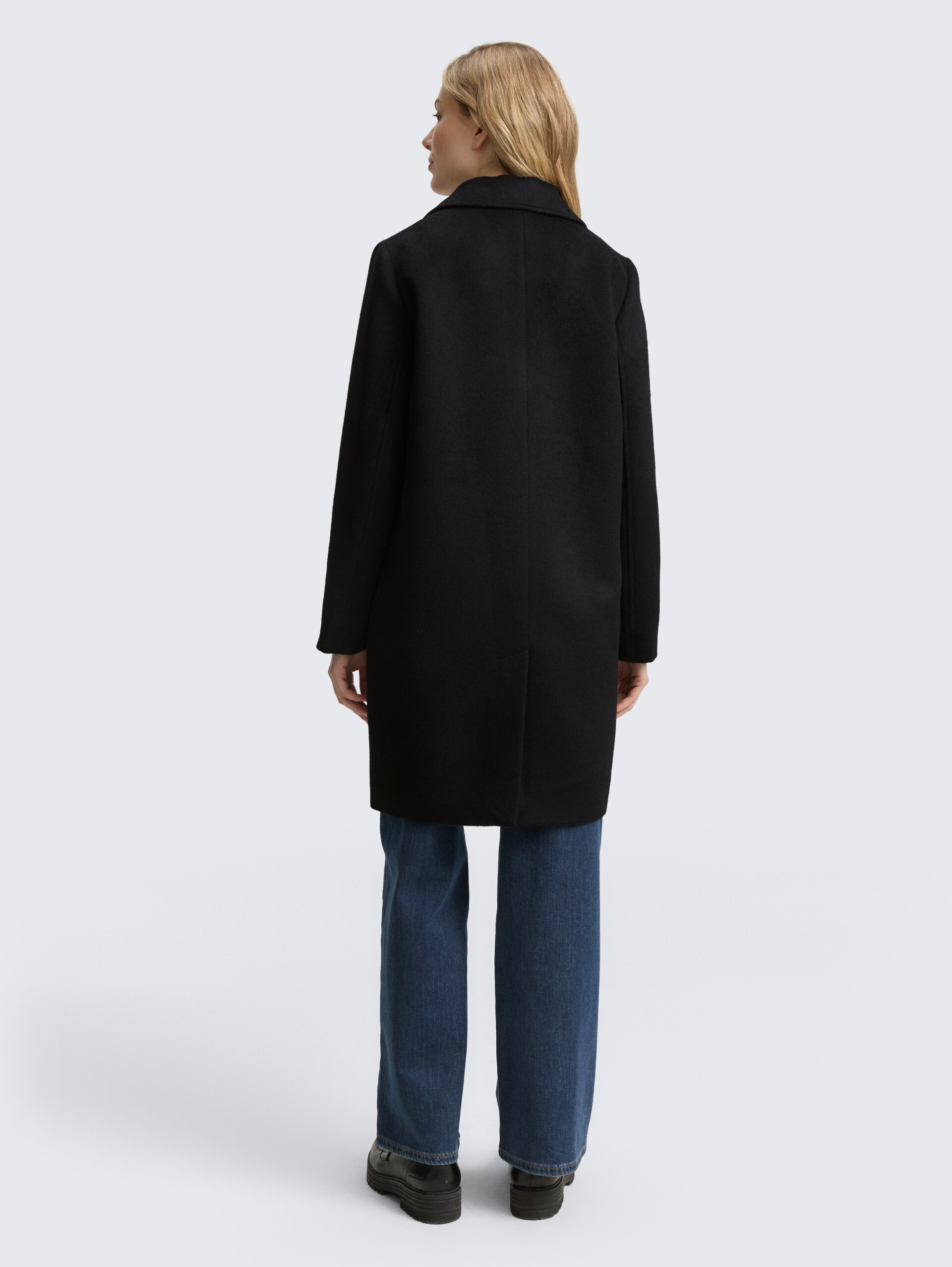 Wollmantel mit Eingriffstaschen - deep black - Model-Rückansicht