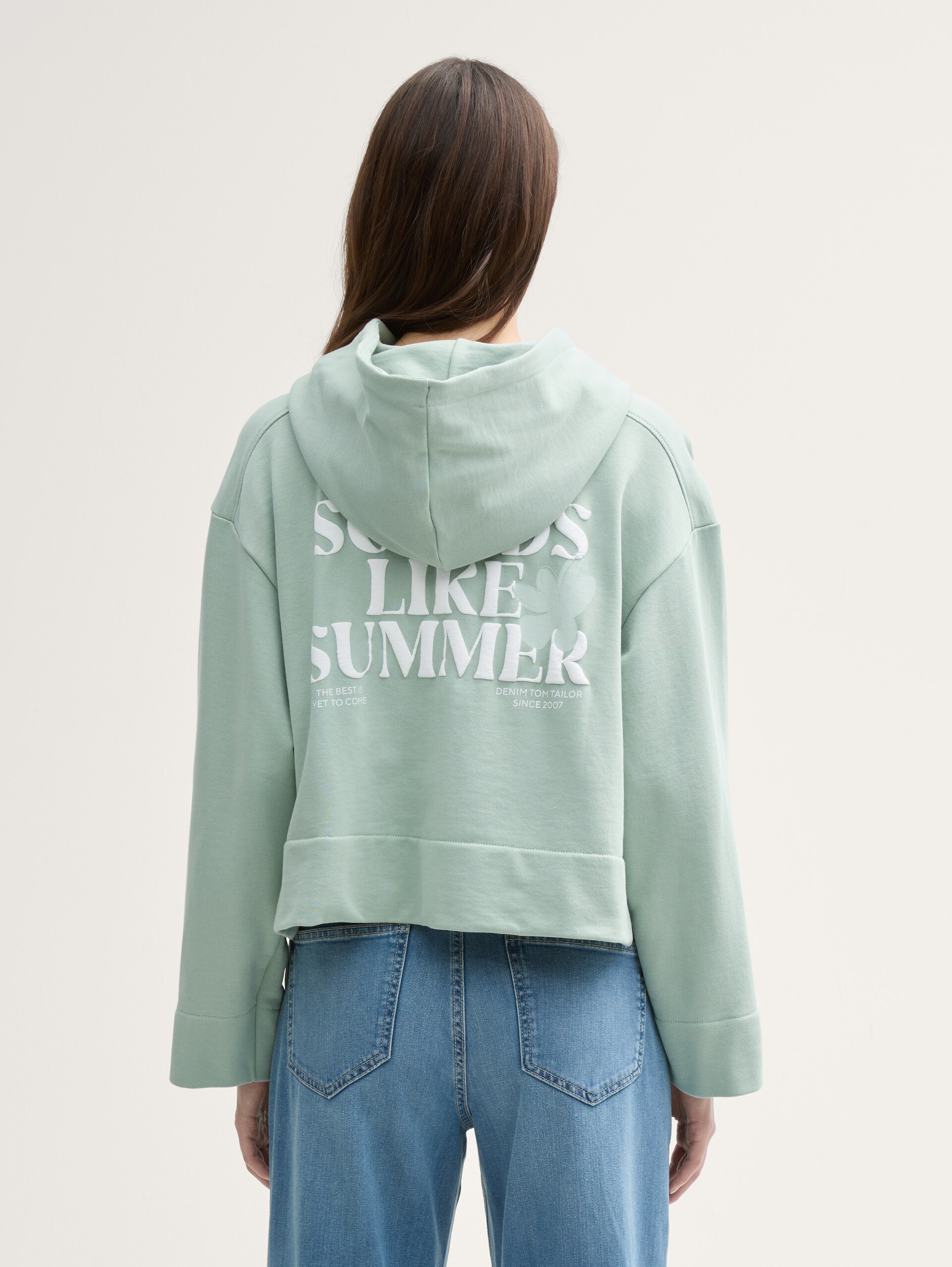 Oversized hoodie Sweatjack met print - Fresh Mint Green - Neklijn model-achteraanzicht
