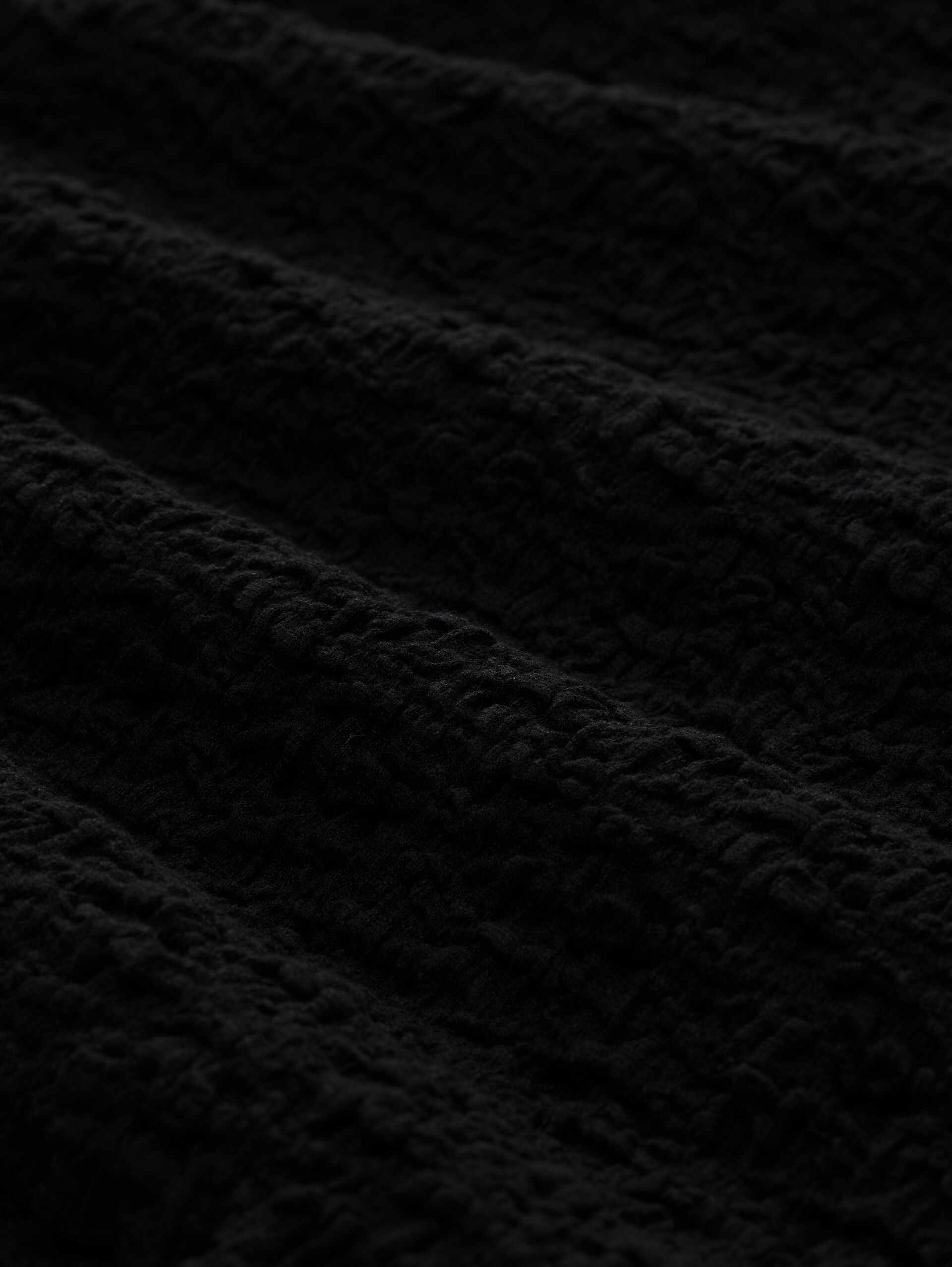 Cropped Crinkle Bluse - deep black - Material-Ansicht