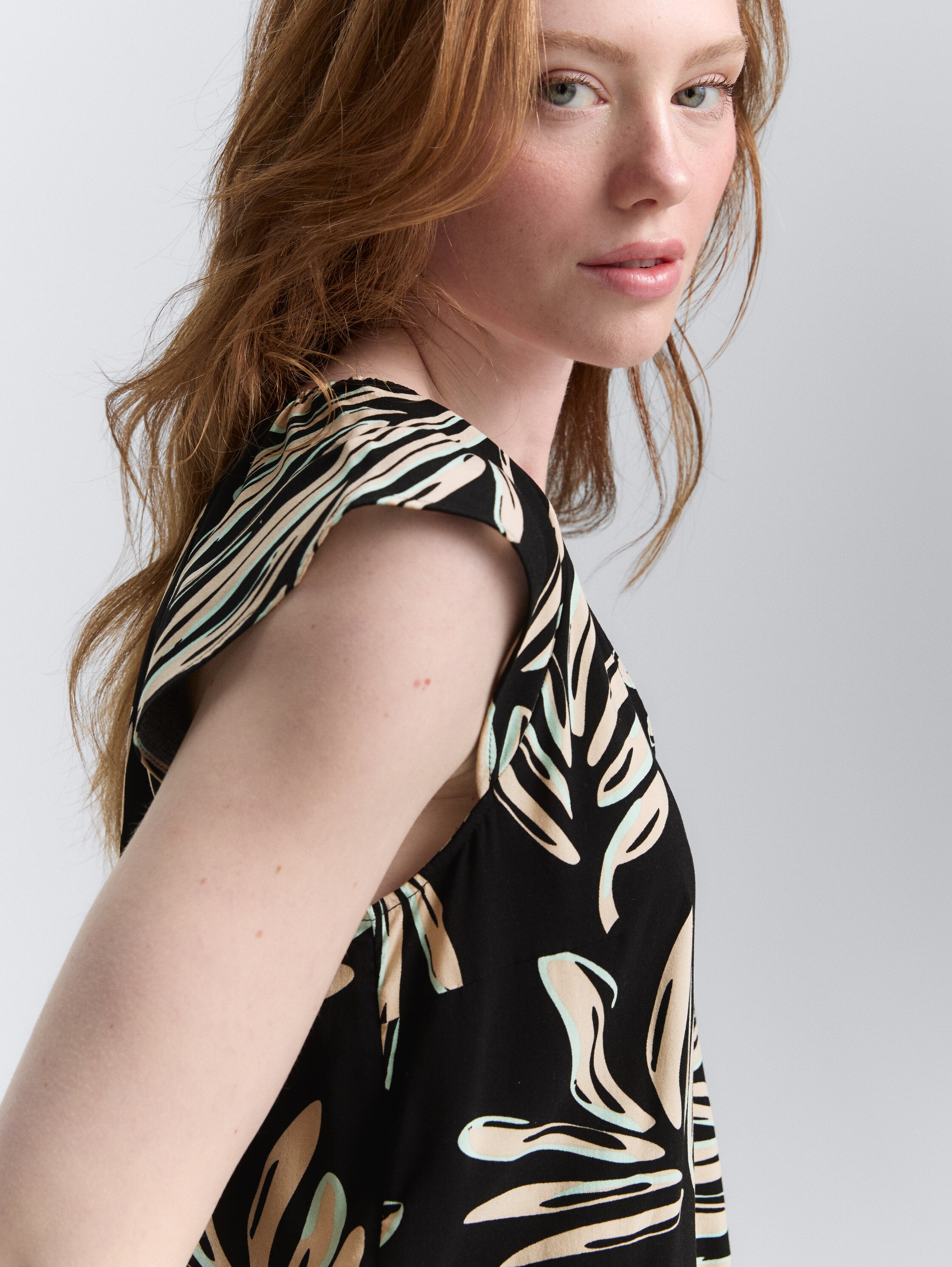 Bluse mit Muster - abstract_black_beige_print - 