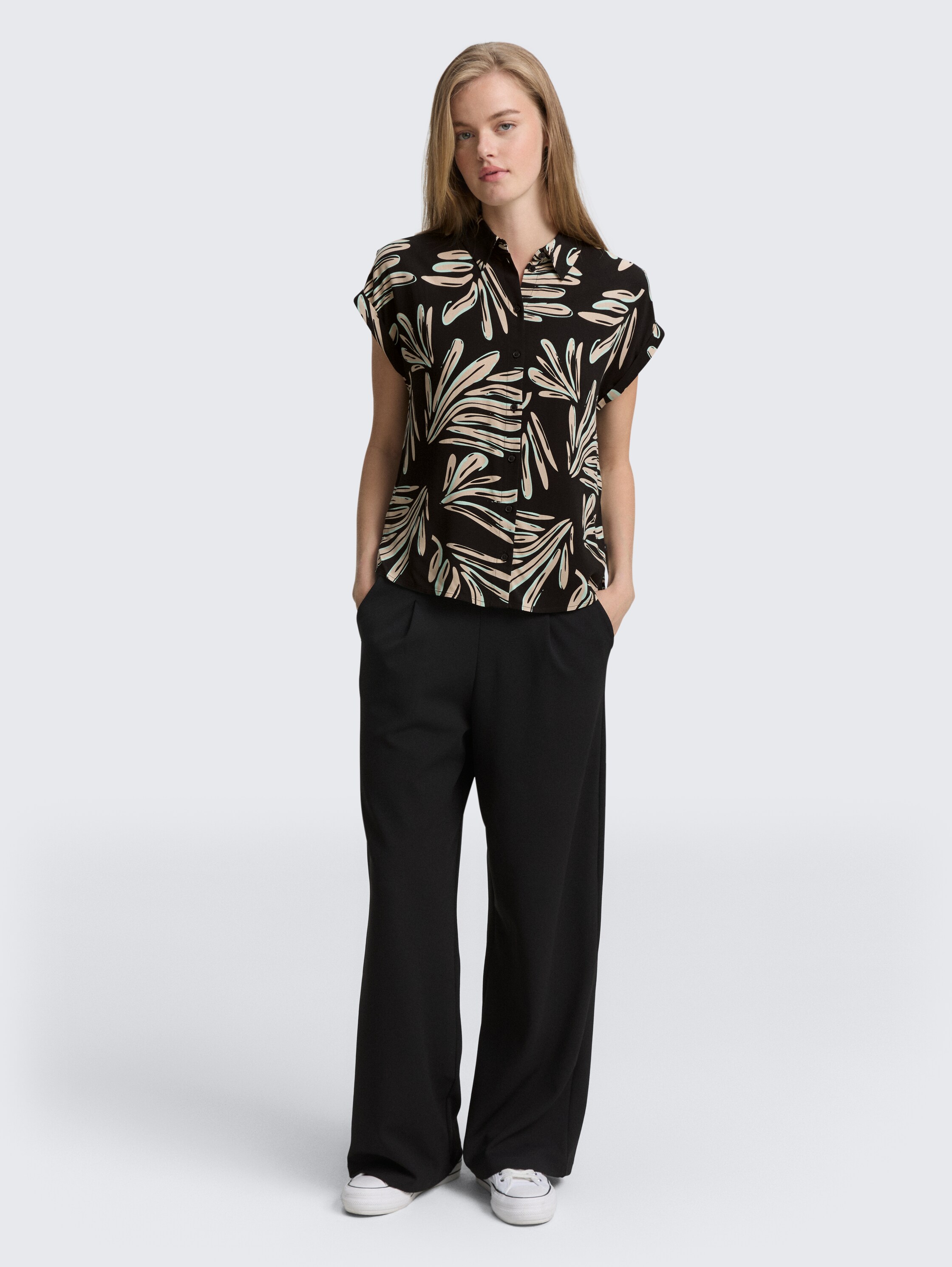 Bluse aus Viskose - abstract_black_beige_print - 