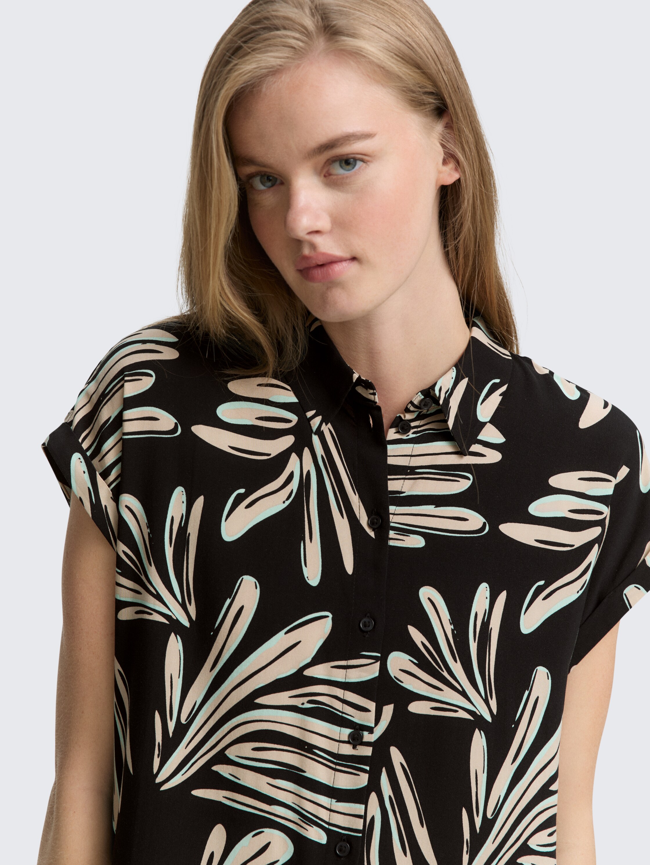 Bluse aus Viskose - abstract_black_beige_print - 