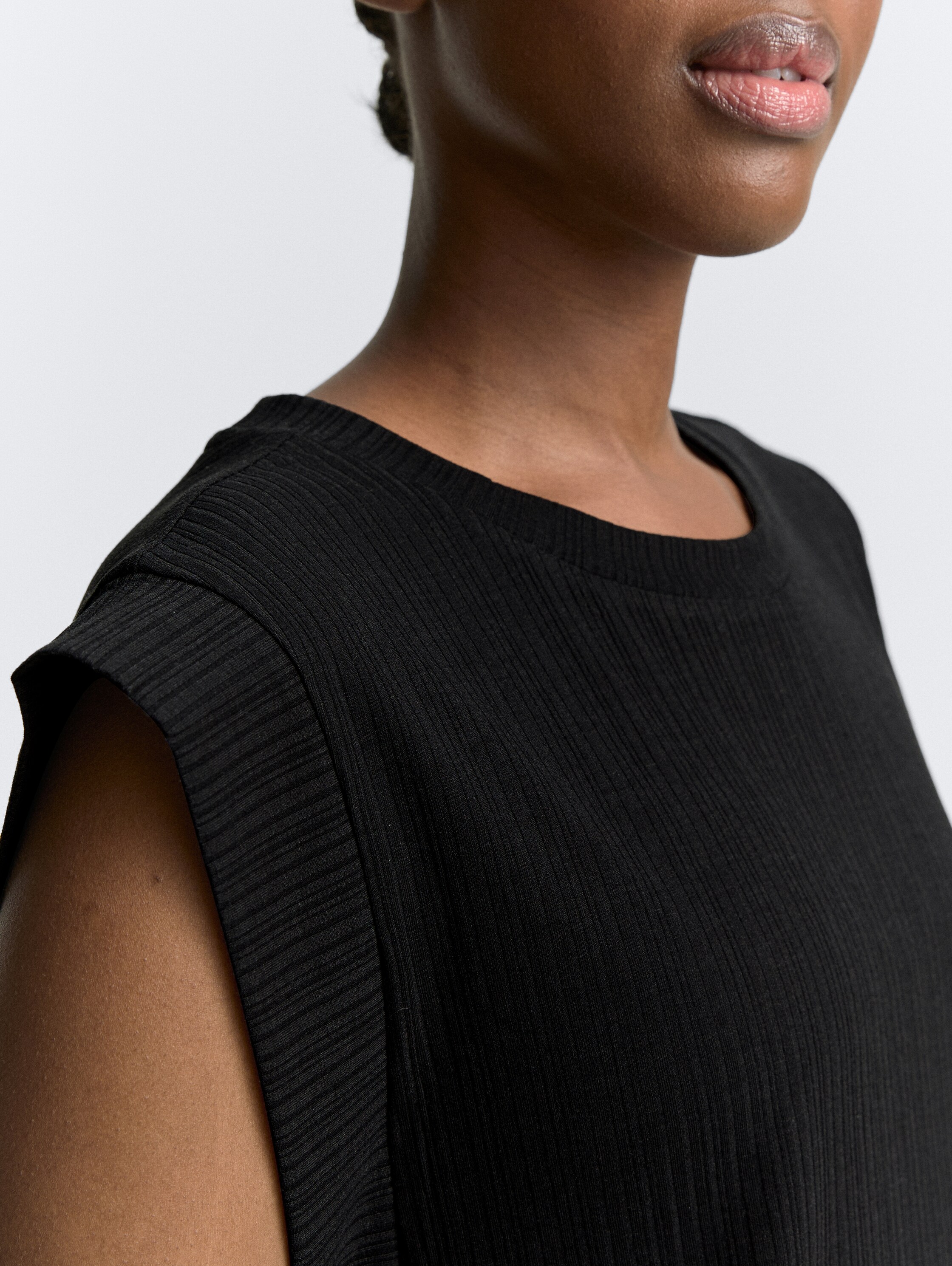 Midi T-shirt dress - deep_black_1 - 