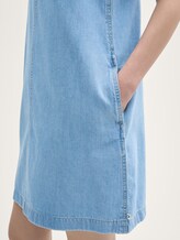 Mini-robe en jean avec poches - Used Bleached Blue Denim - Vue détaillée du modèle