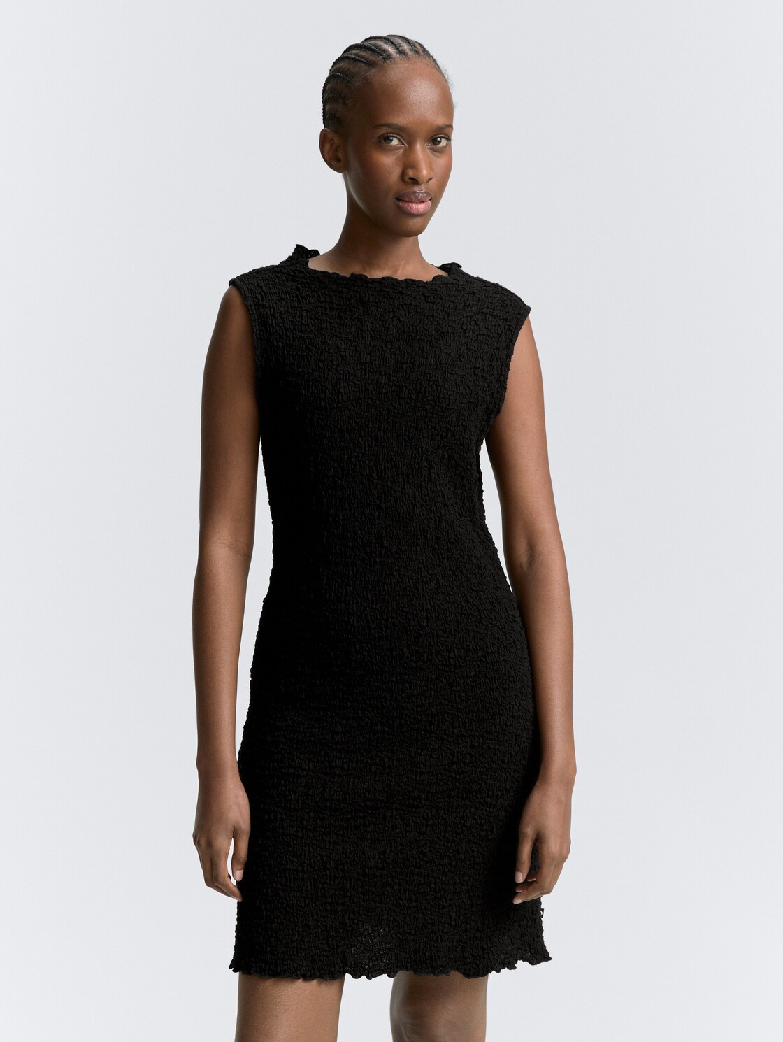 Mini T-Shirt-Kleid - deep black - Model-Vorderansicht