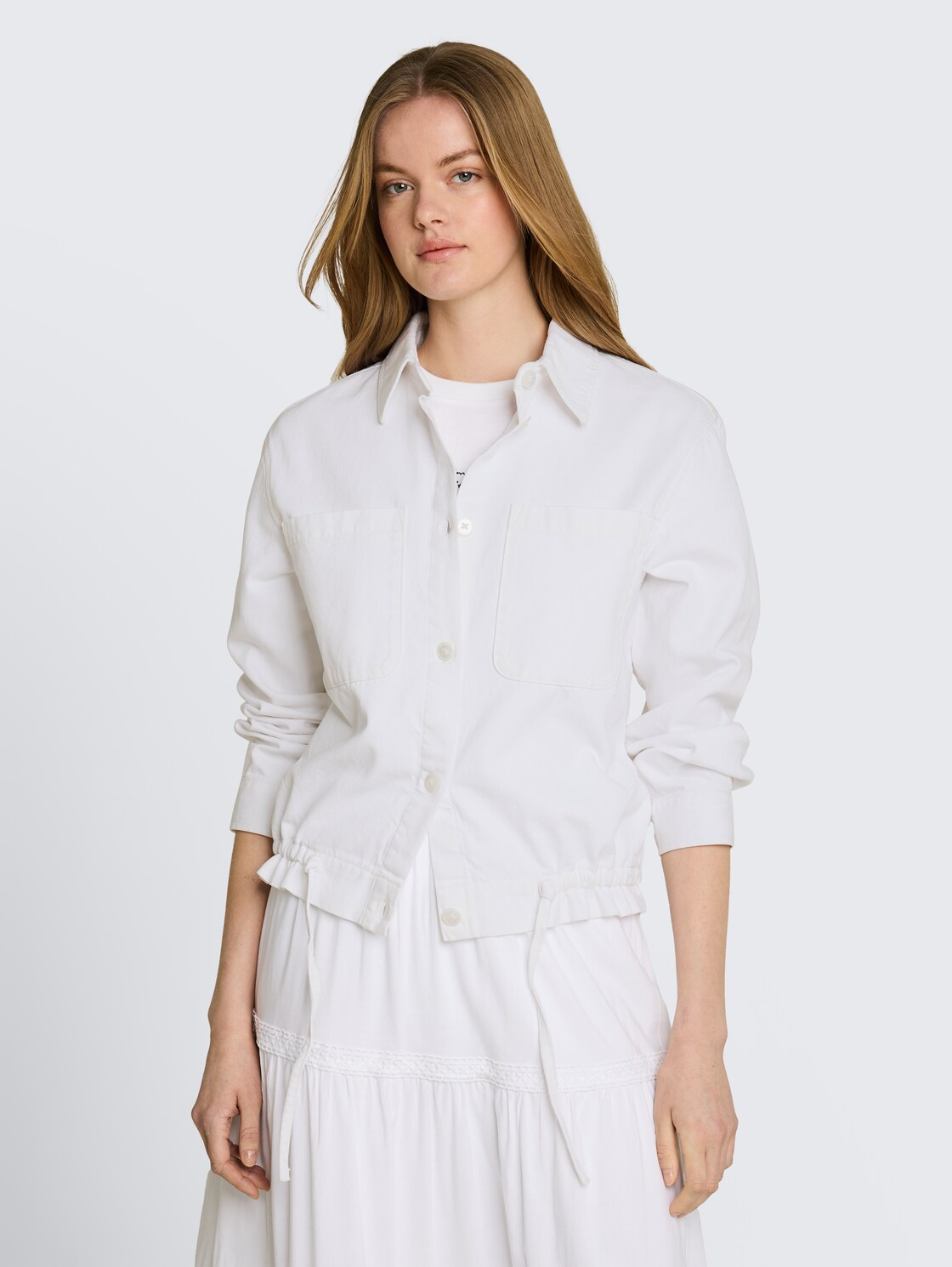 Lightweight Jeansjacke mit Kordelzug - White Denim - Model-Vorderansicht