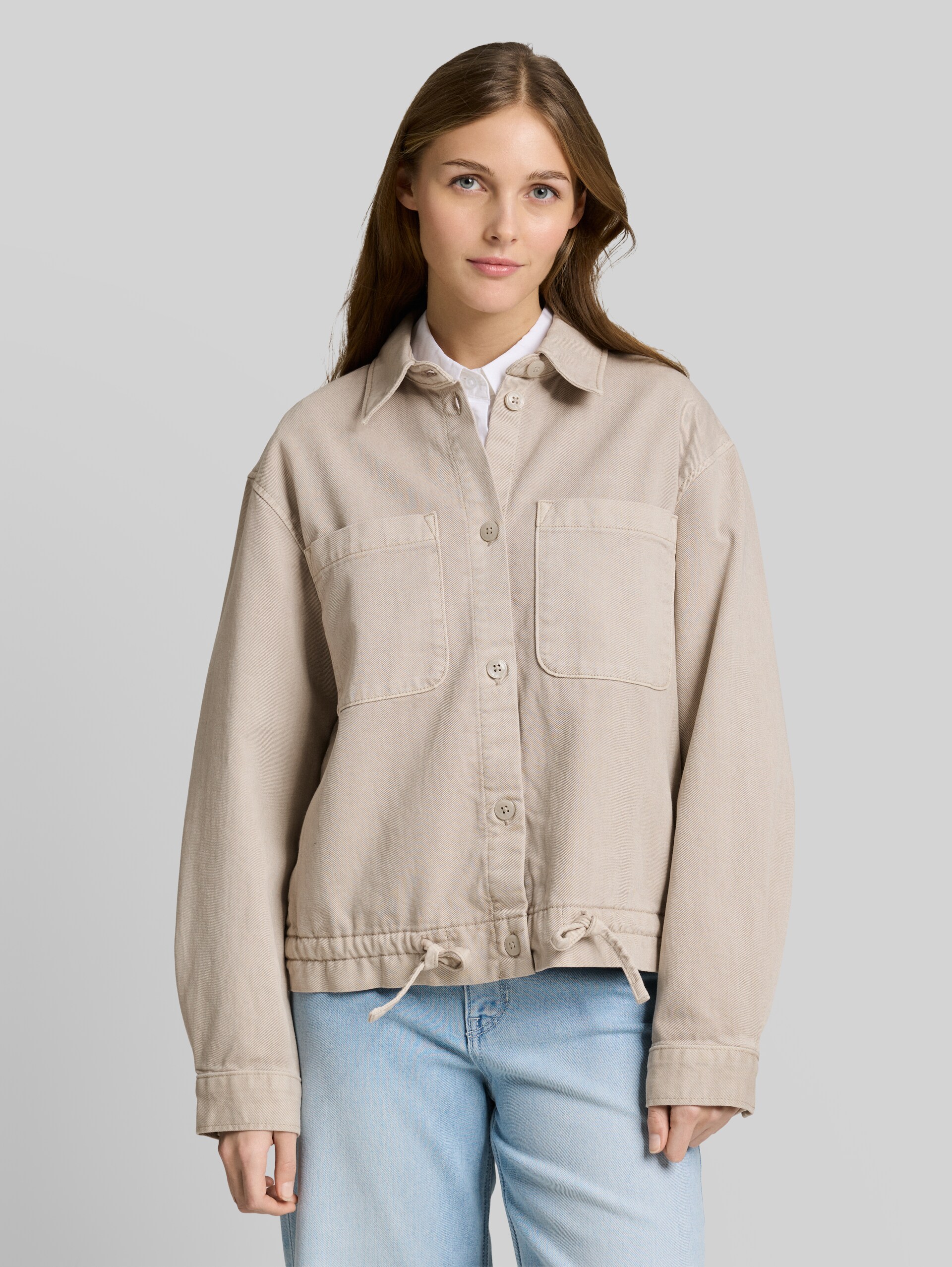 Lightweight denim jacket with drawstring - cloud grey - Model front view