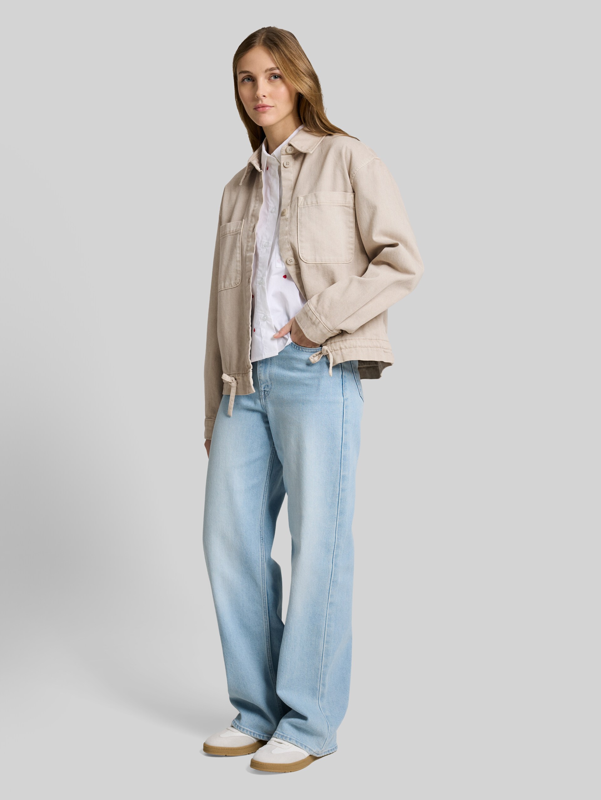 Lightweight denim jacket with drawstring - cloud grey - side model view