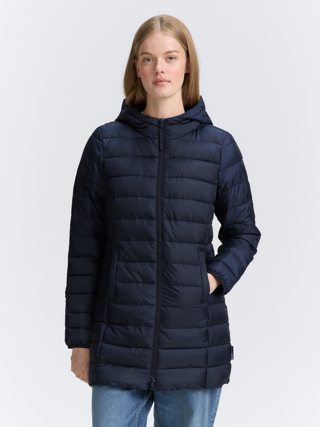 Lightweight Steppmantel mit Kapuze - sky captain blue - Model-Vorderansicht