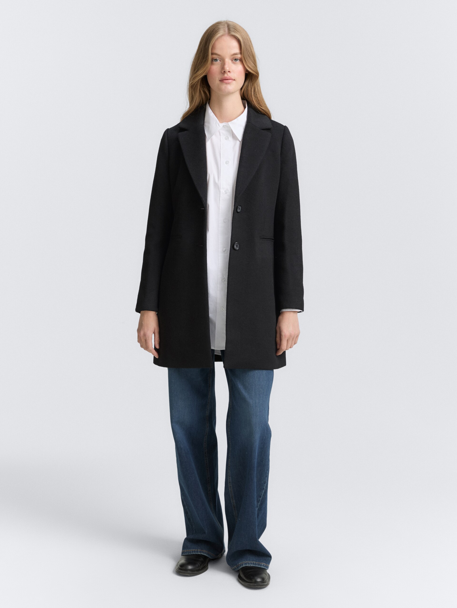 Slim Fit Wollmantel - deep black - seitliche Model-Ansicht