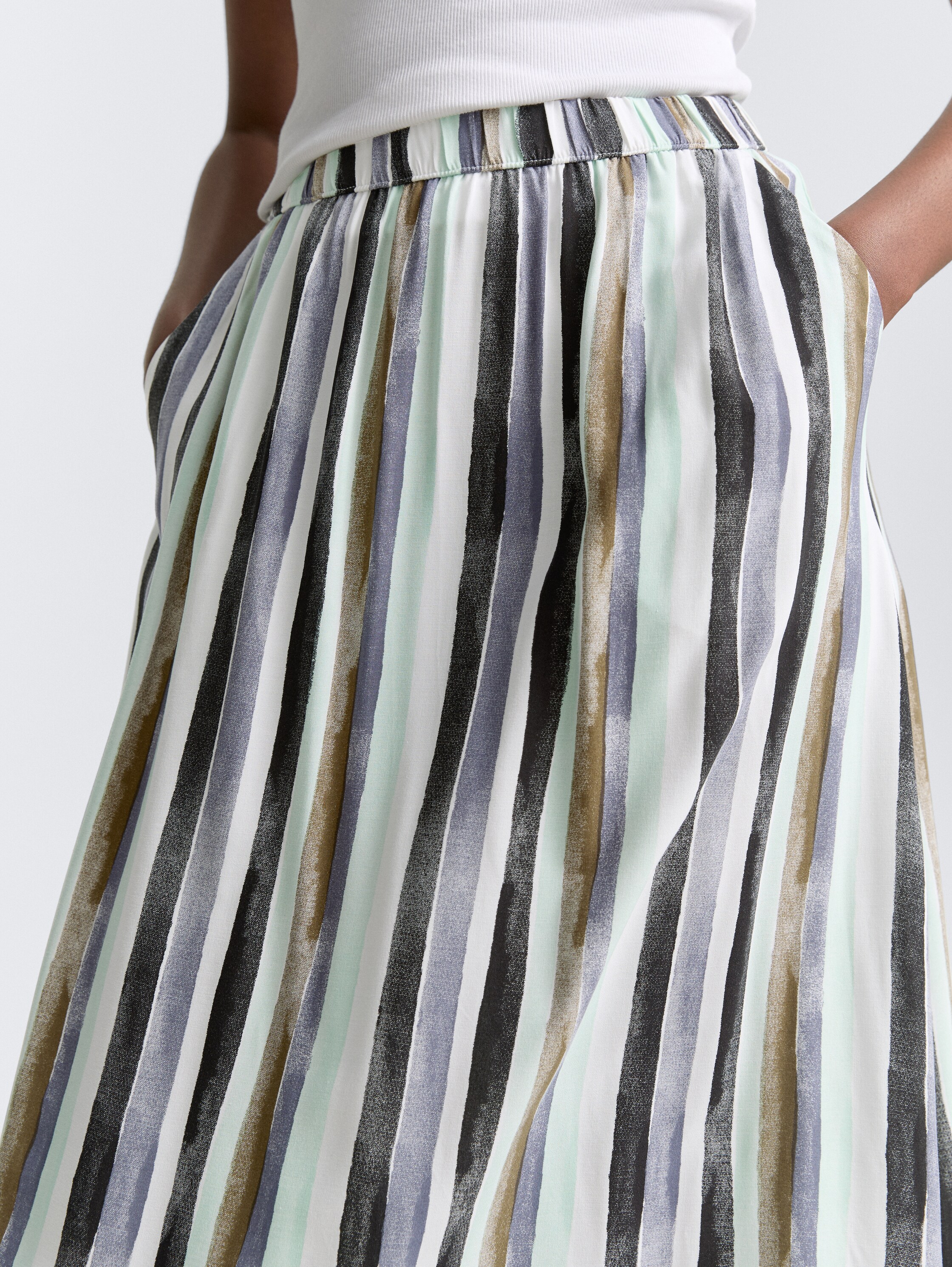 Maxi-Rock mit Eingriffstaschen - watercolor_stripe - 