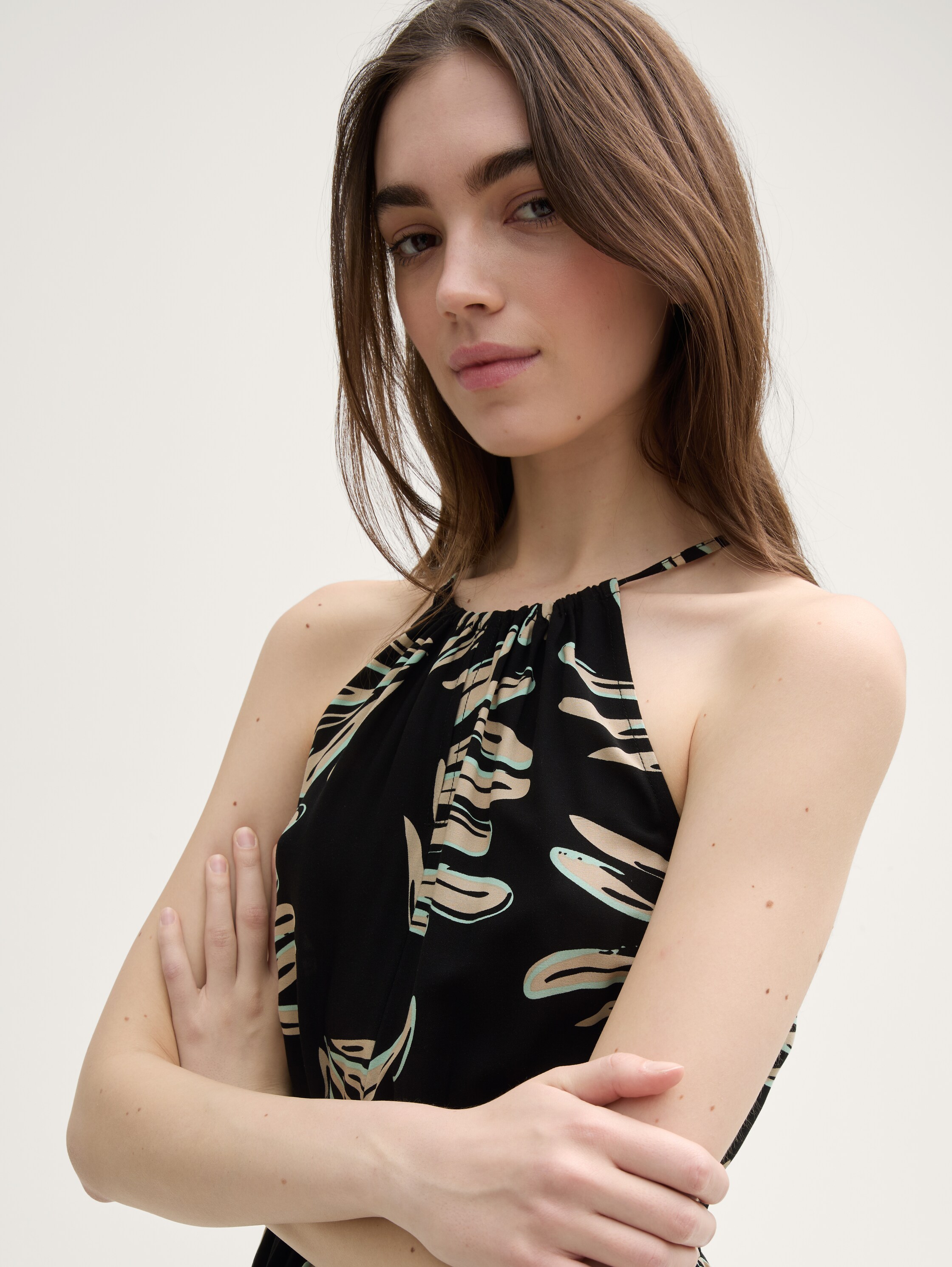 Neckholder Maxi-Kleid - abstract_black_beige_print - 