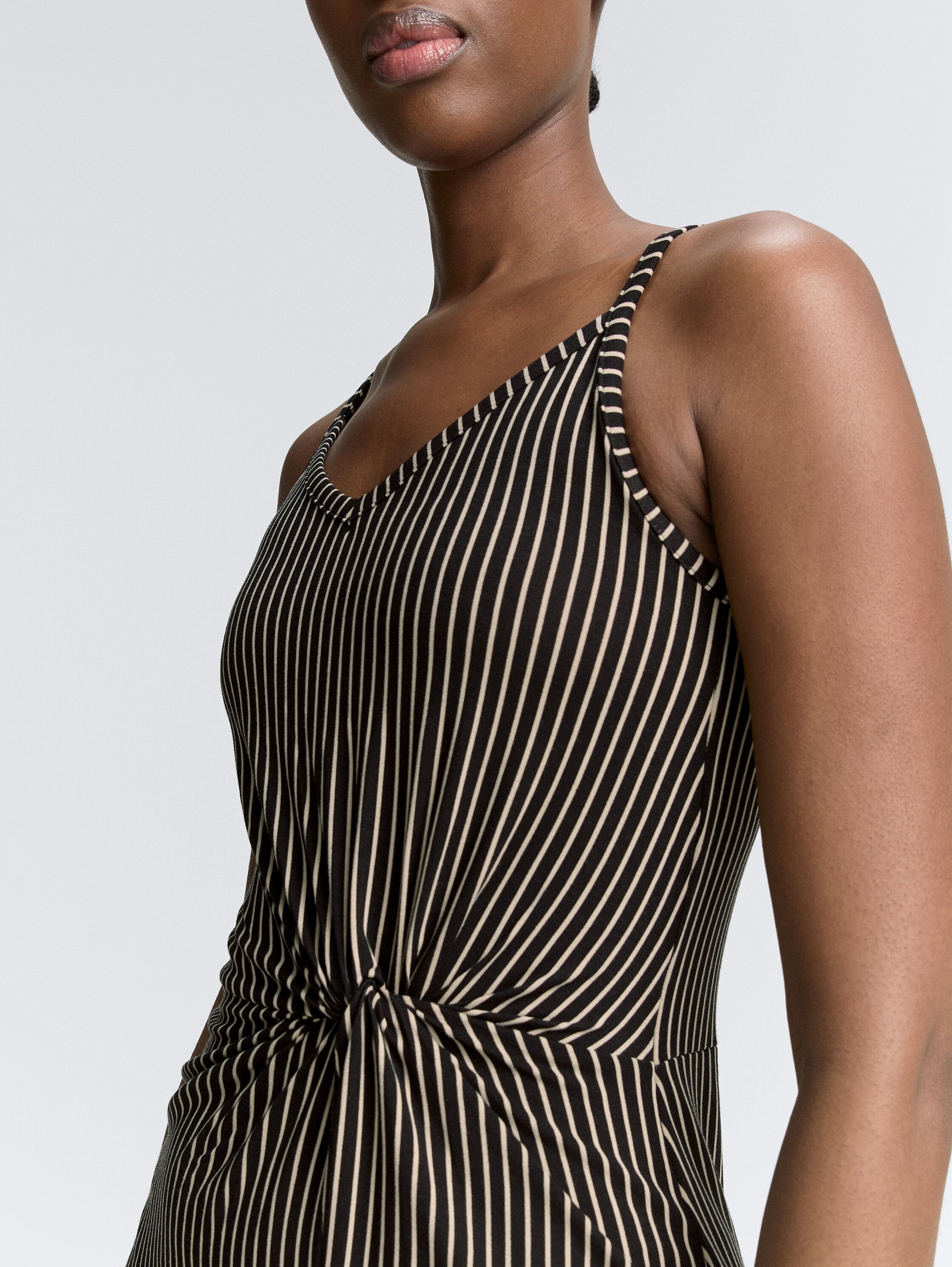 Midi-Trägerkleid mit Twist-Detail - black_beige_stripe - 