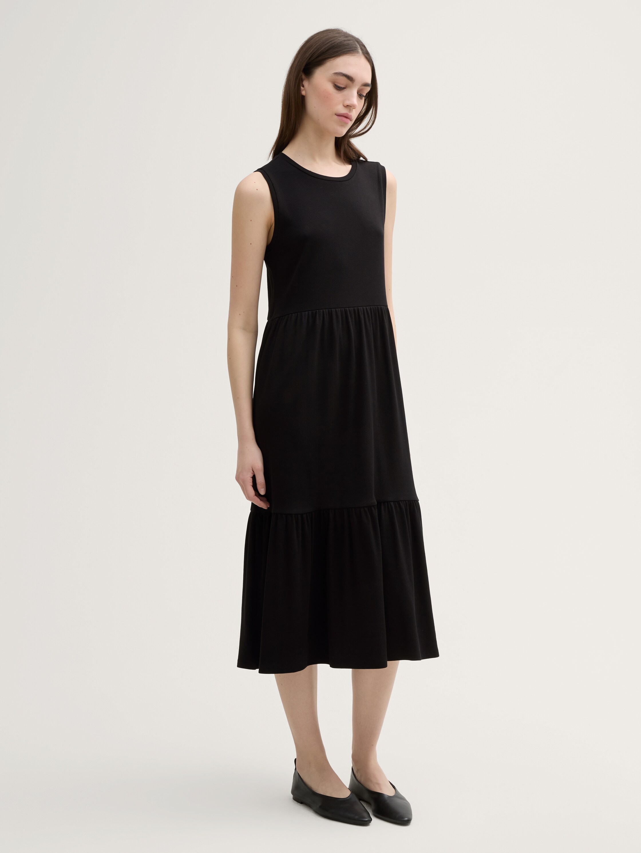 Midi dress with ribbed texture - deep_black_1 - 