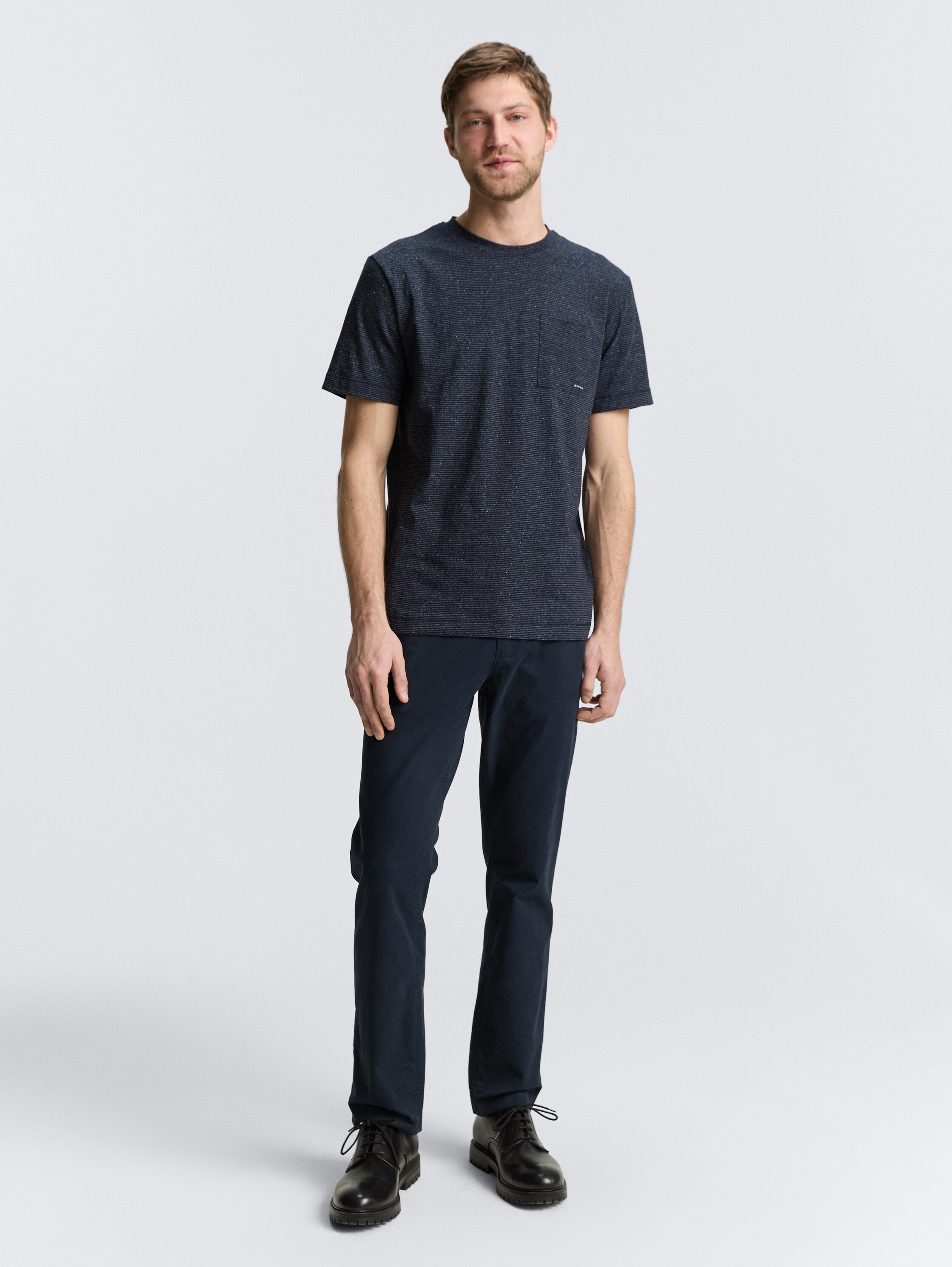 T-shirt avec poche poitrine - navy_multicolor_nep - 