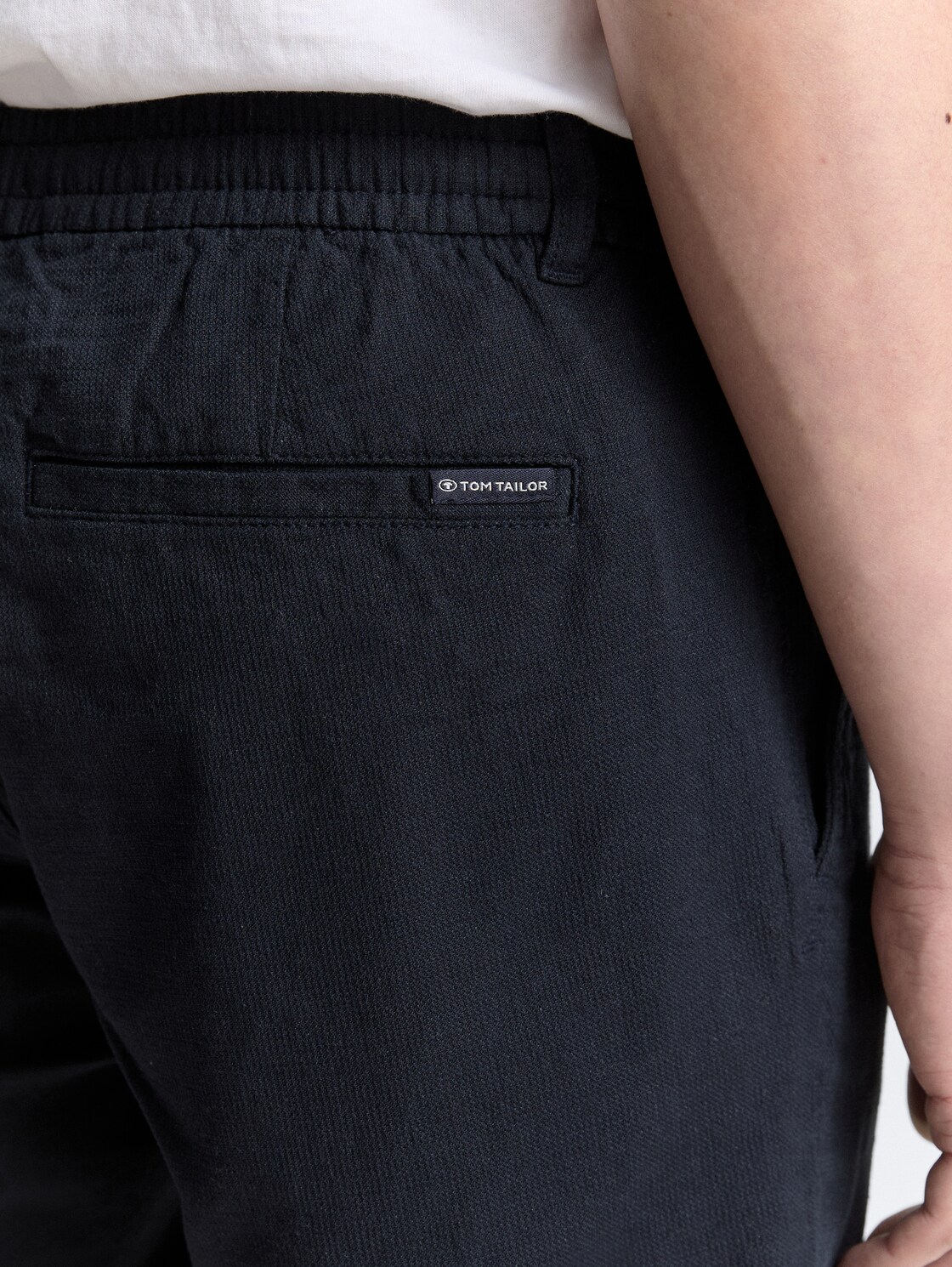 Regular Fit Shorts mit Leinenanteil - sky captain blue - Detail-Model-Ansicht