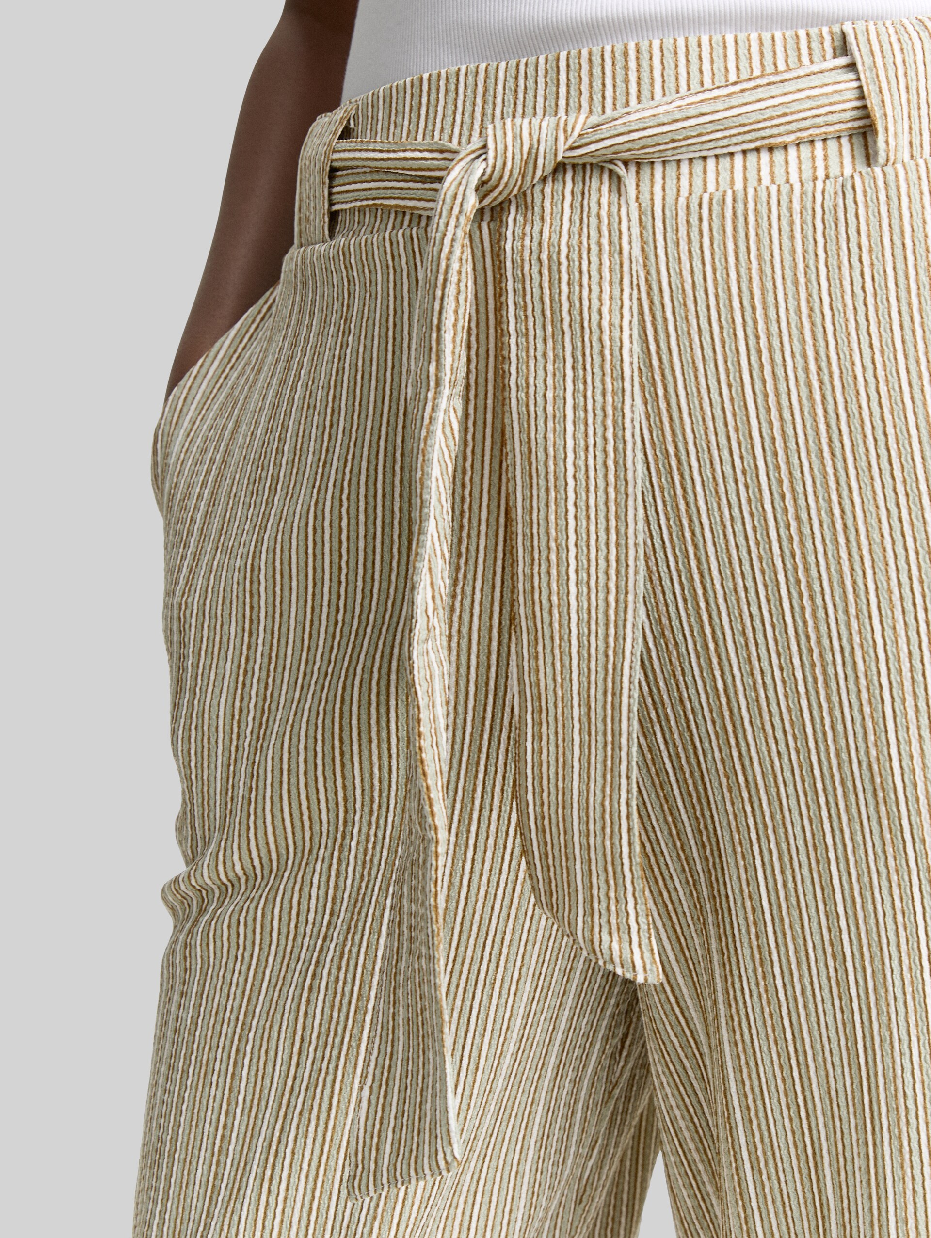 High waist culotte trousers with tie belt - vertical green white stripe - Detail model view