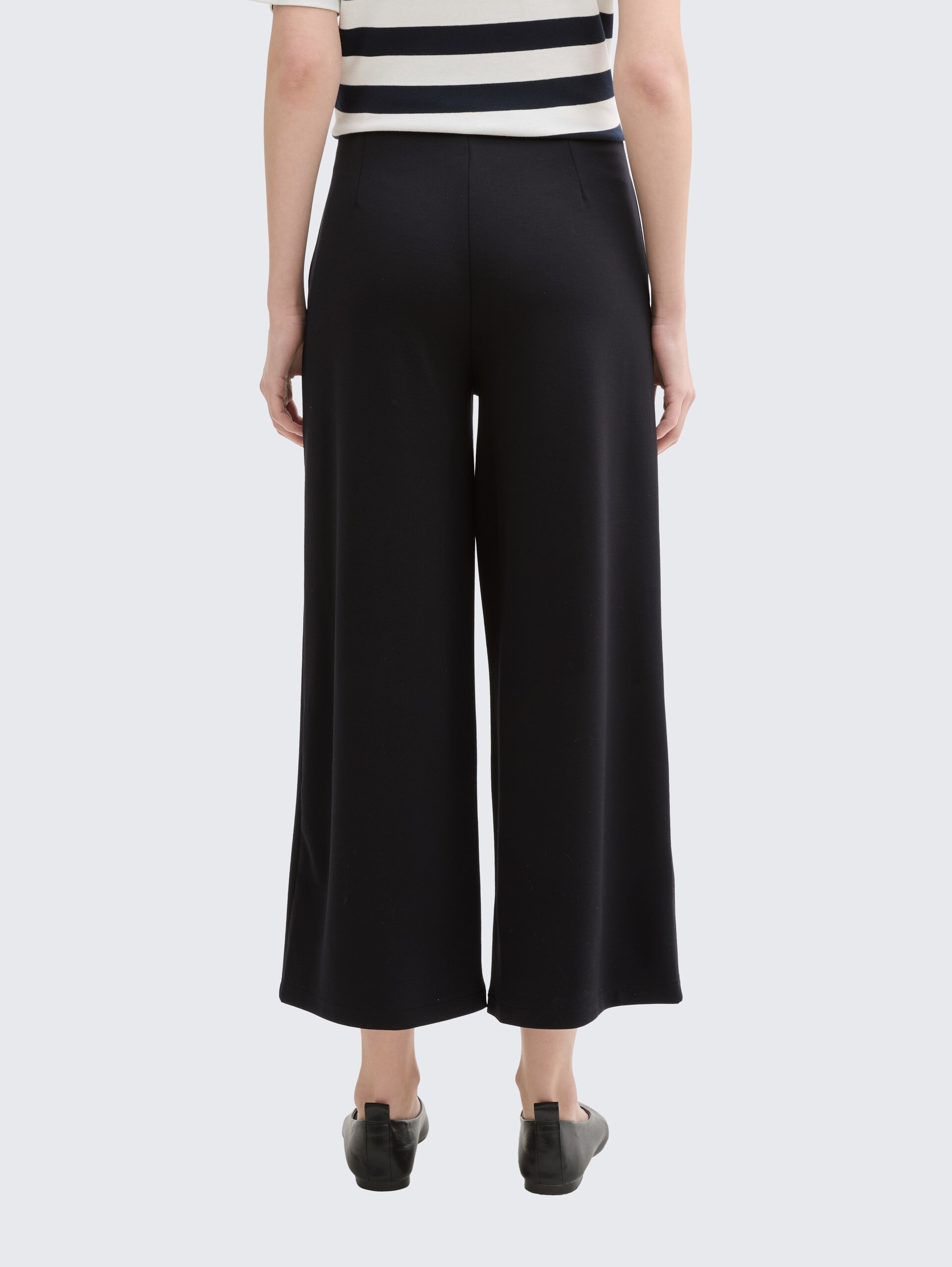 High Waist Culotte Hose - deep black - Auschnitt Model-Rückansicht