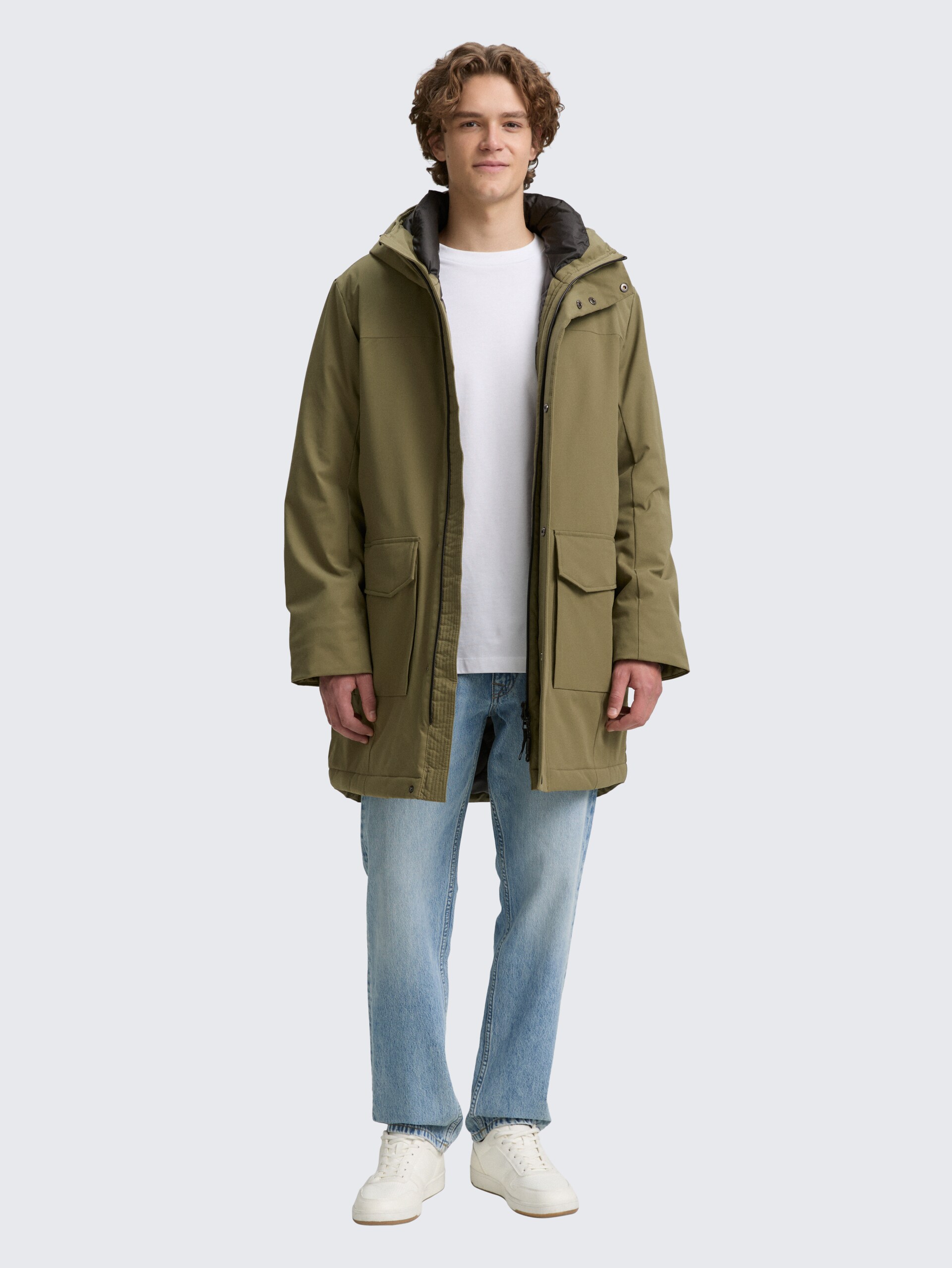 Parka mit wasserabweisender Funktion - jungle soil green - seitliche Model-Ansicht