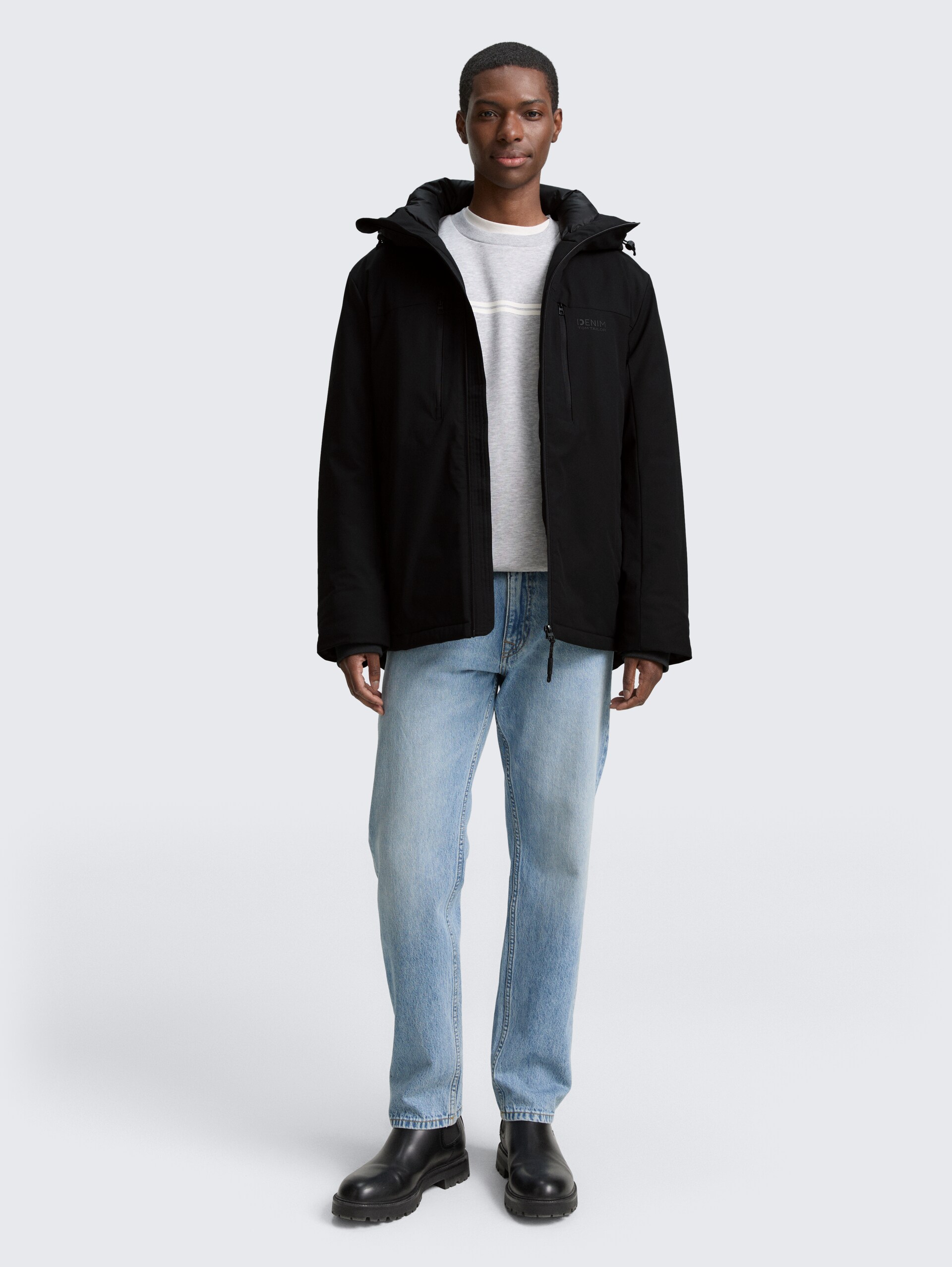 Jacke mit wasserabweisender Funktion - Black - seitliche Model-Ansicht