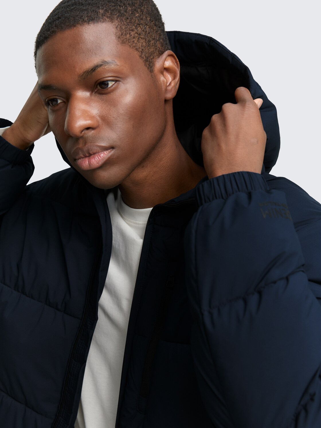 Lightweight Pufferjacke mit Kapuze - sky captain blue - Detail-Model-Ansicht