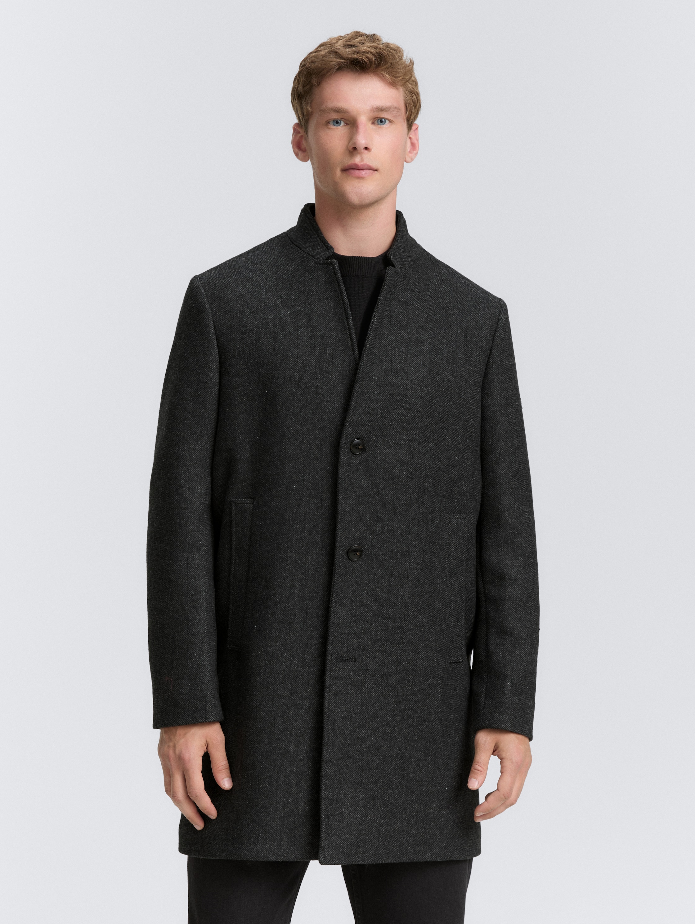 Wool coat with stand-up collar - grey big herringbone optic - Model front view