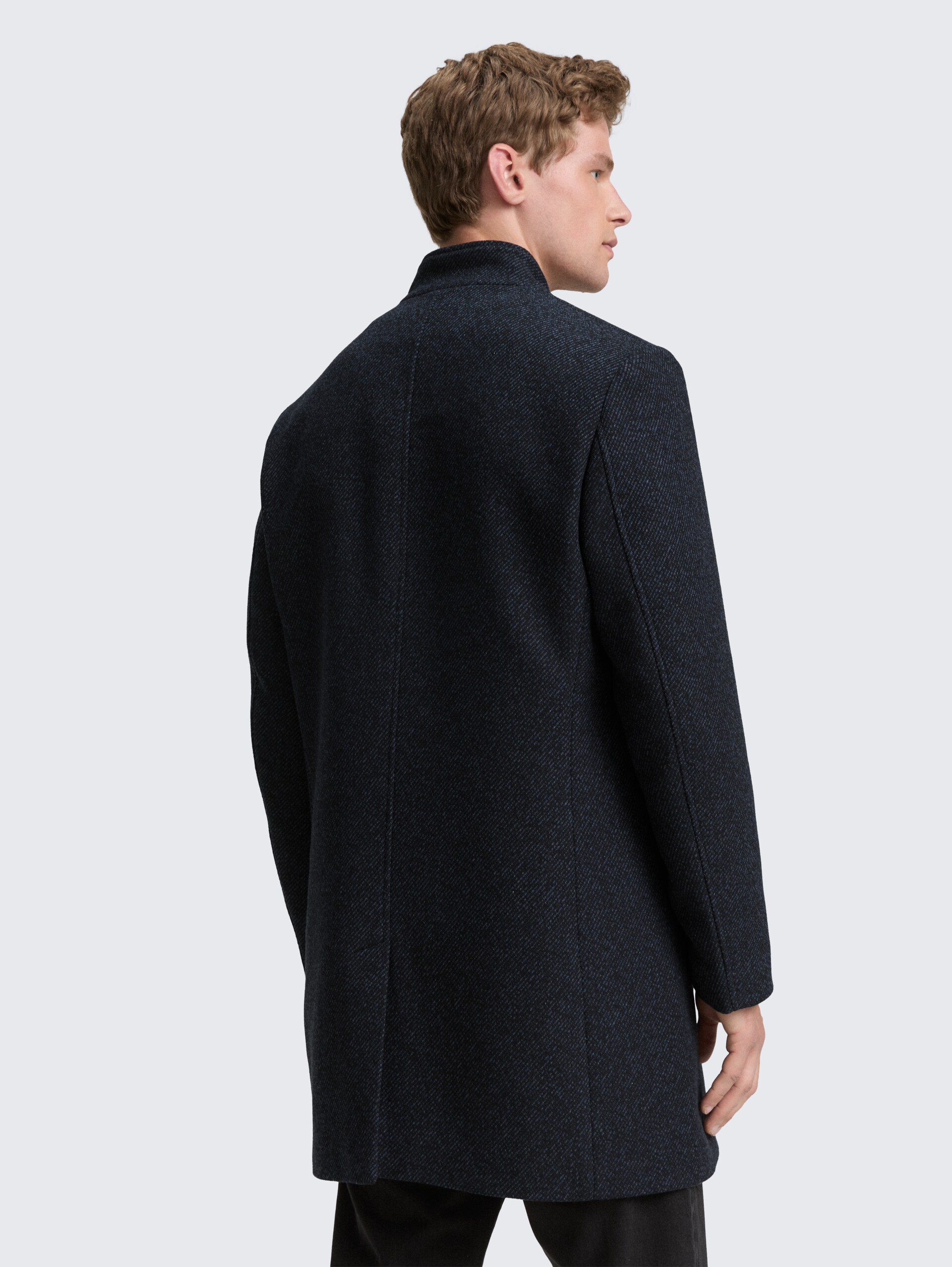 Wollmantel mit Stehkragen - black navy twill - Model-Rückansicht