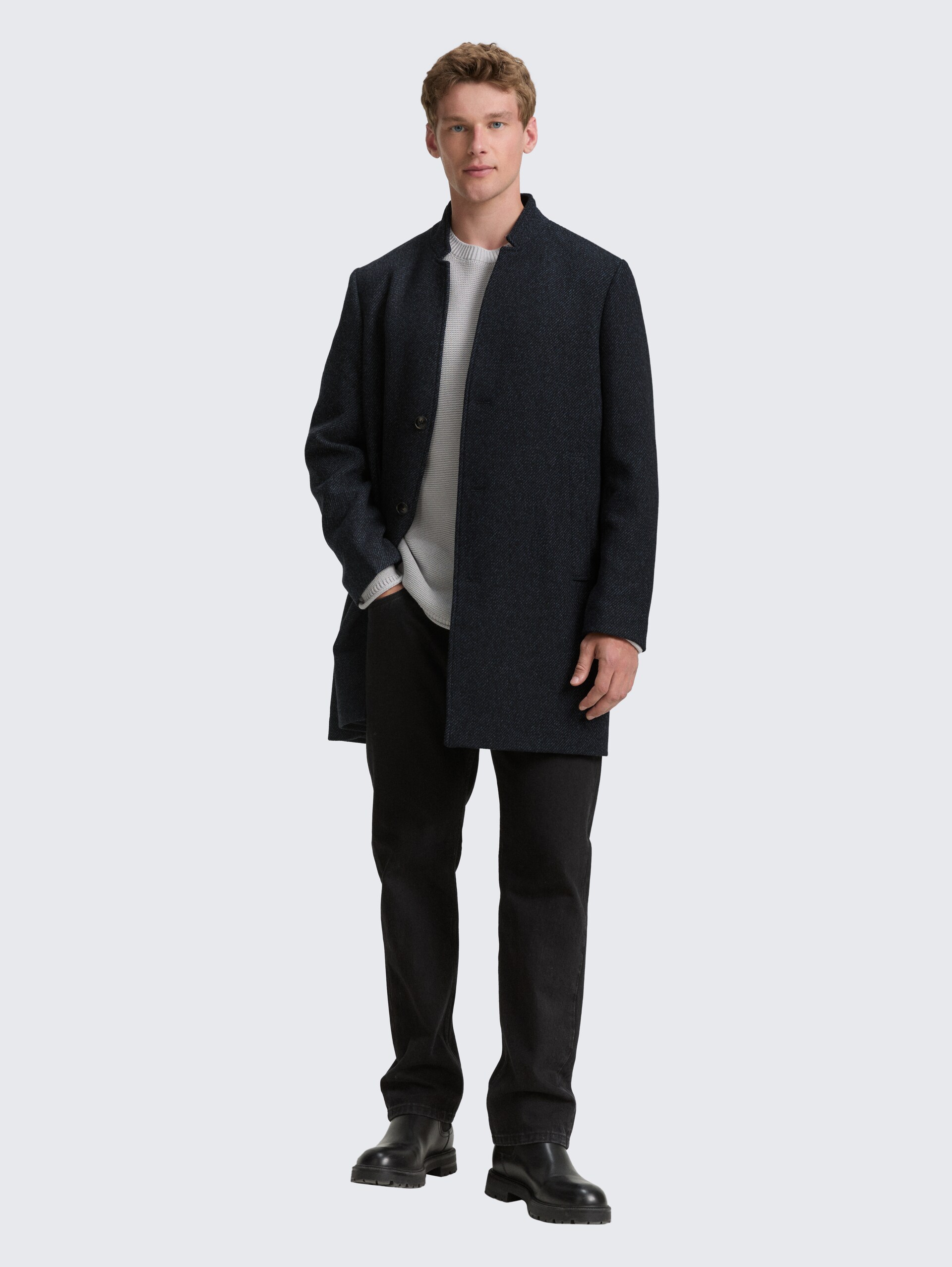 Wollmantel mit Stehkragen - black navy twill - seitliche Model-Ansicht