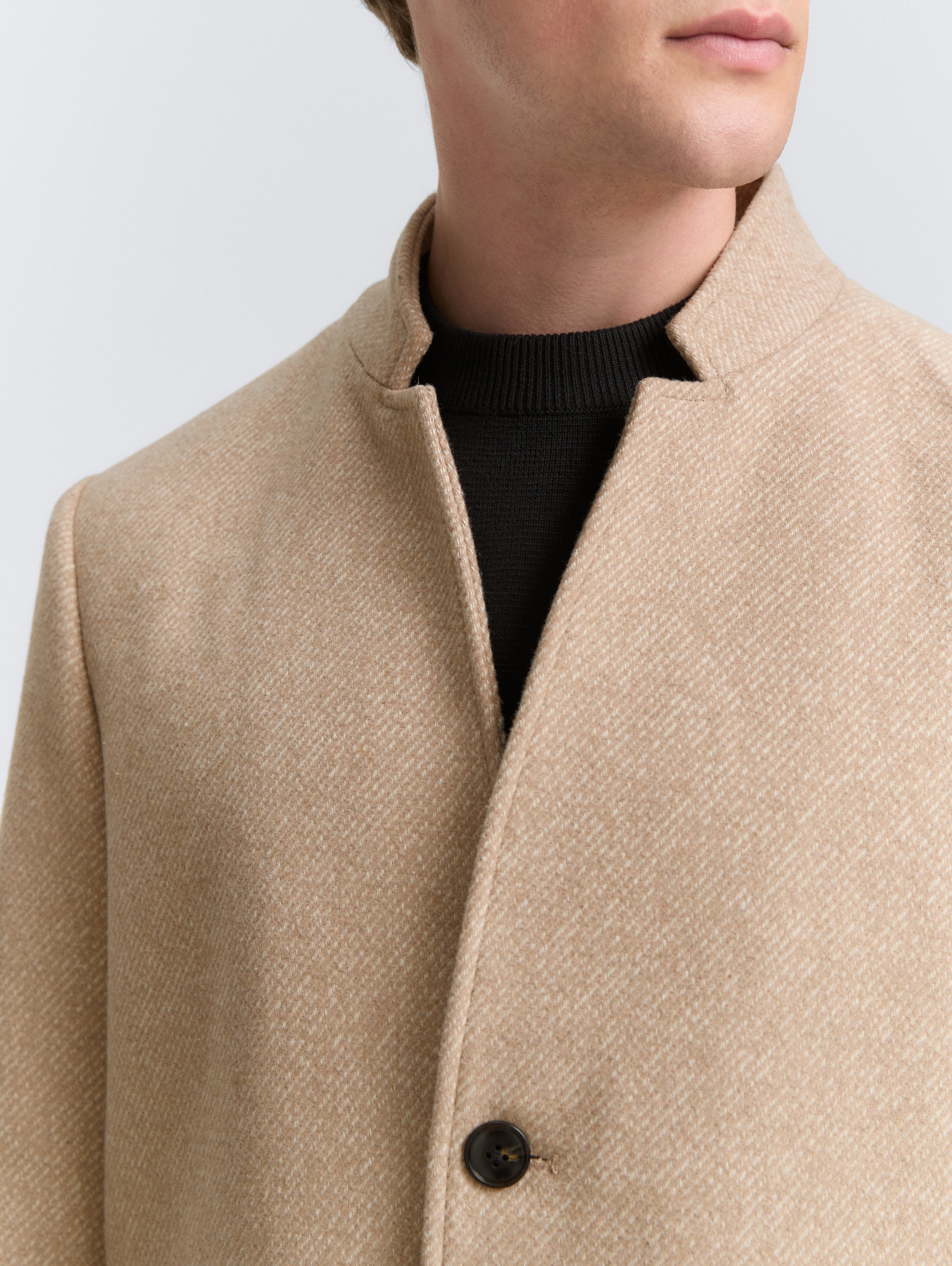 Wollmantel mit Stehkragen - beige off white brushed twill - Detail-Model-Ansicht