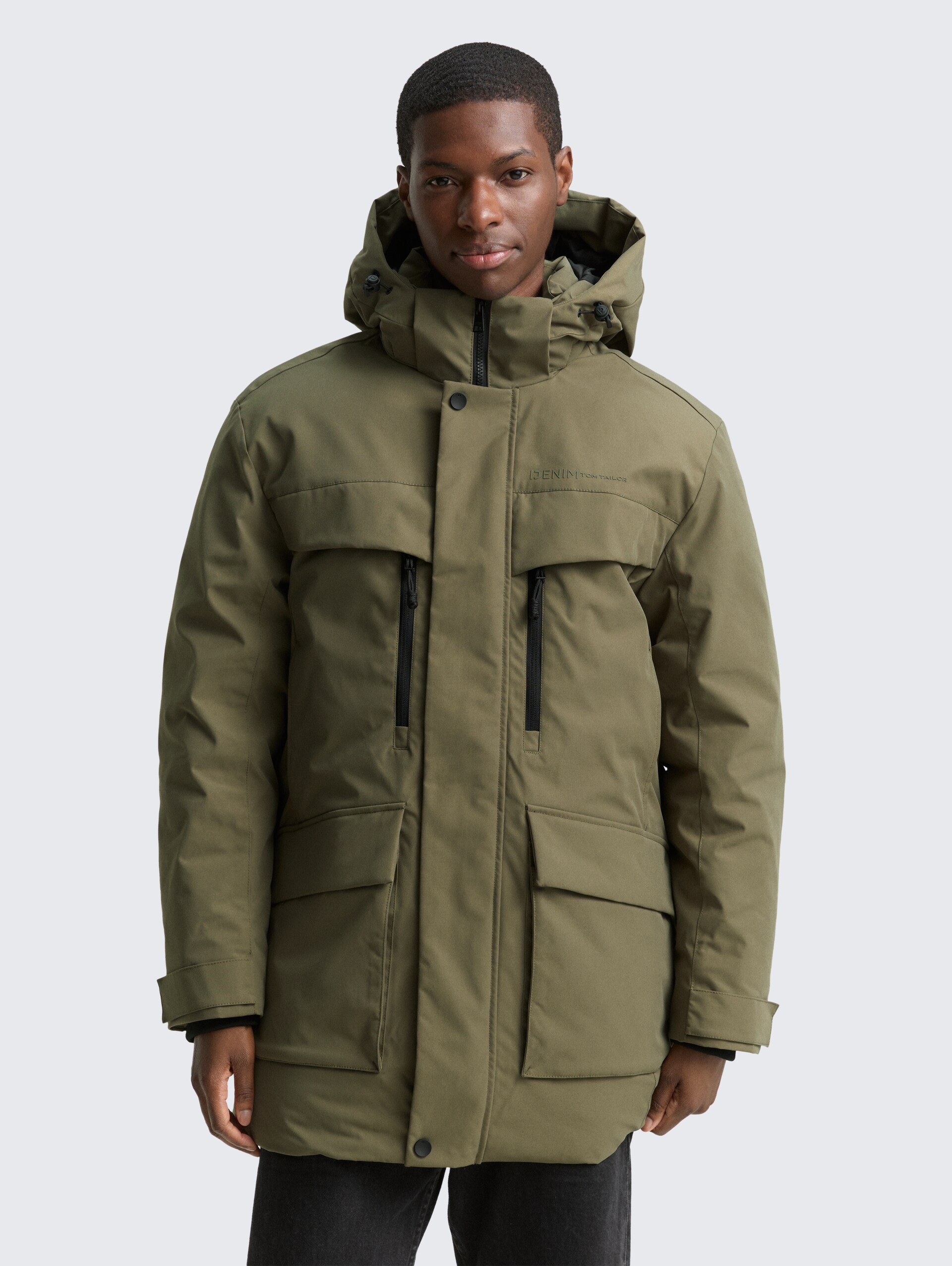 Arctic Parka mit abnehmbarer Kapuze - jungle soil green - Model-Vorderansicht