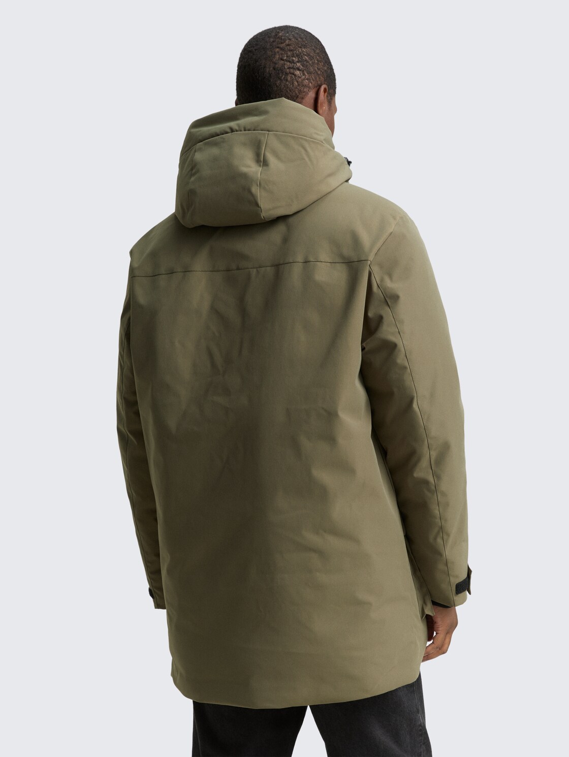 Arctic Parka mit abnehmbarer Kapuze - jungle soil green - Model-Rückansicht