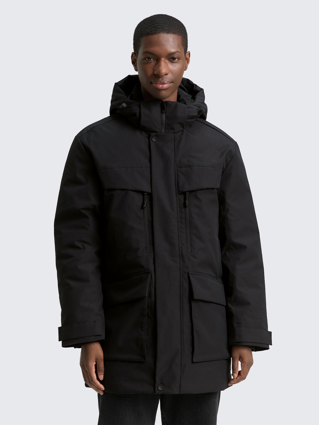 Arctic Parka mit abnehmbarer Kapuze - Black - Model-Vorderansicht