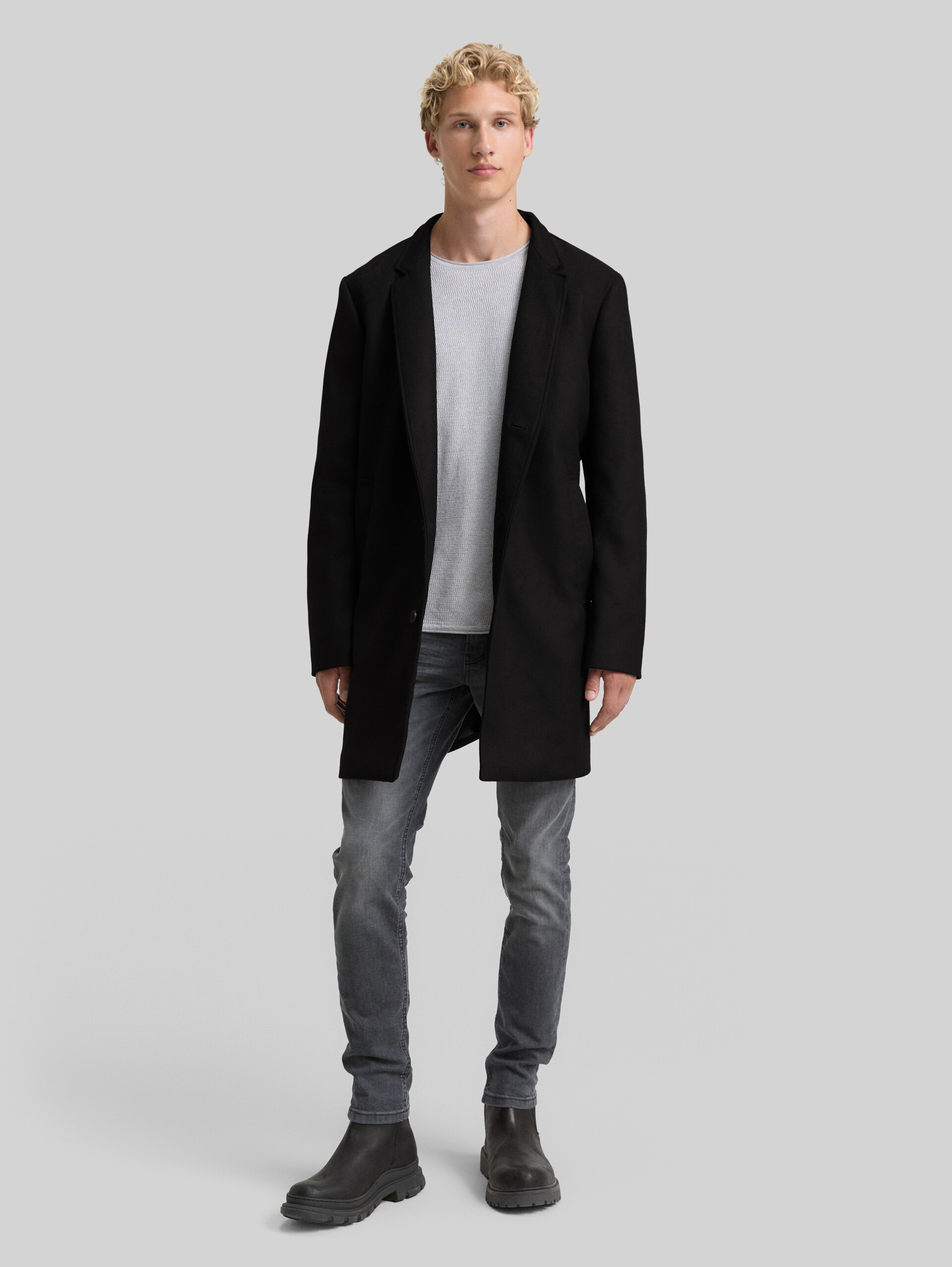 Manteau en optique laine - Black - vue latérale du modèle