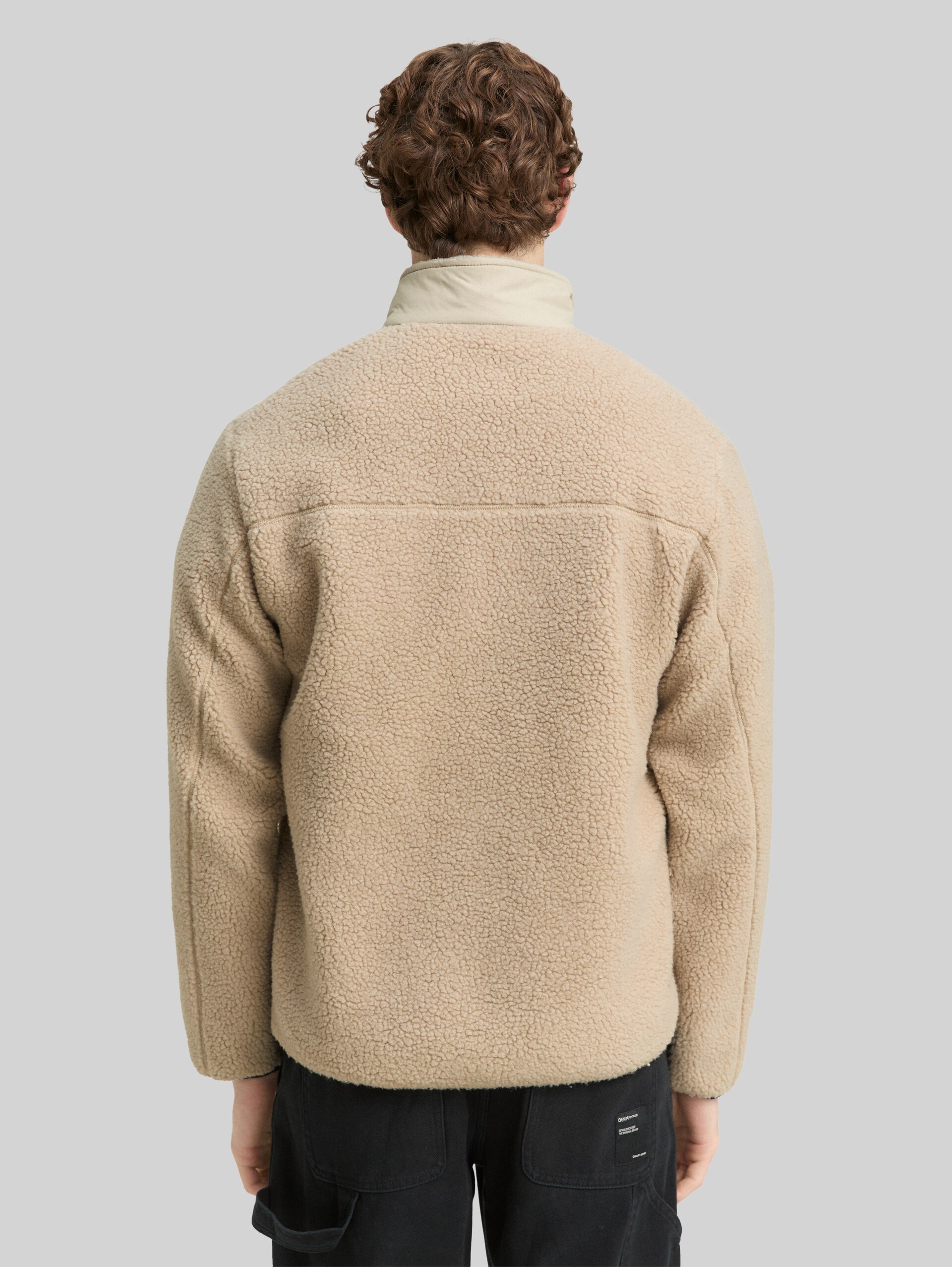 Teddy jacket with stand-up collar - Cashew Beige - Model-back view