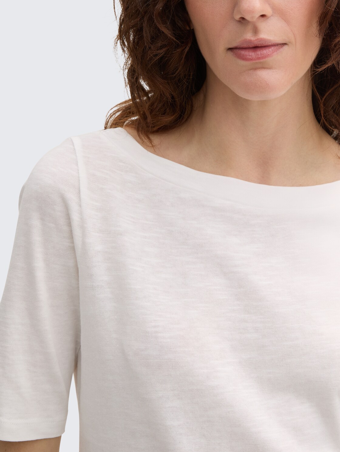T-shirt with boat neckline - Whisper White - Detail model view