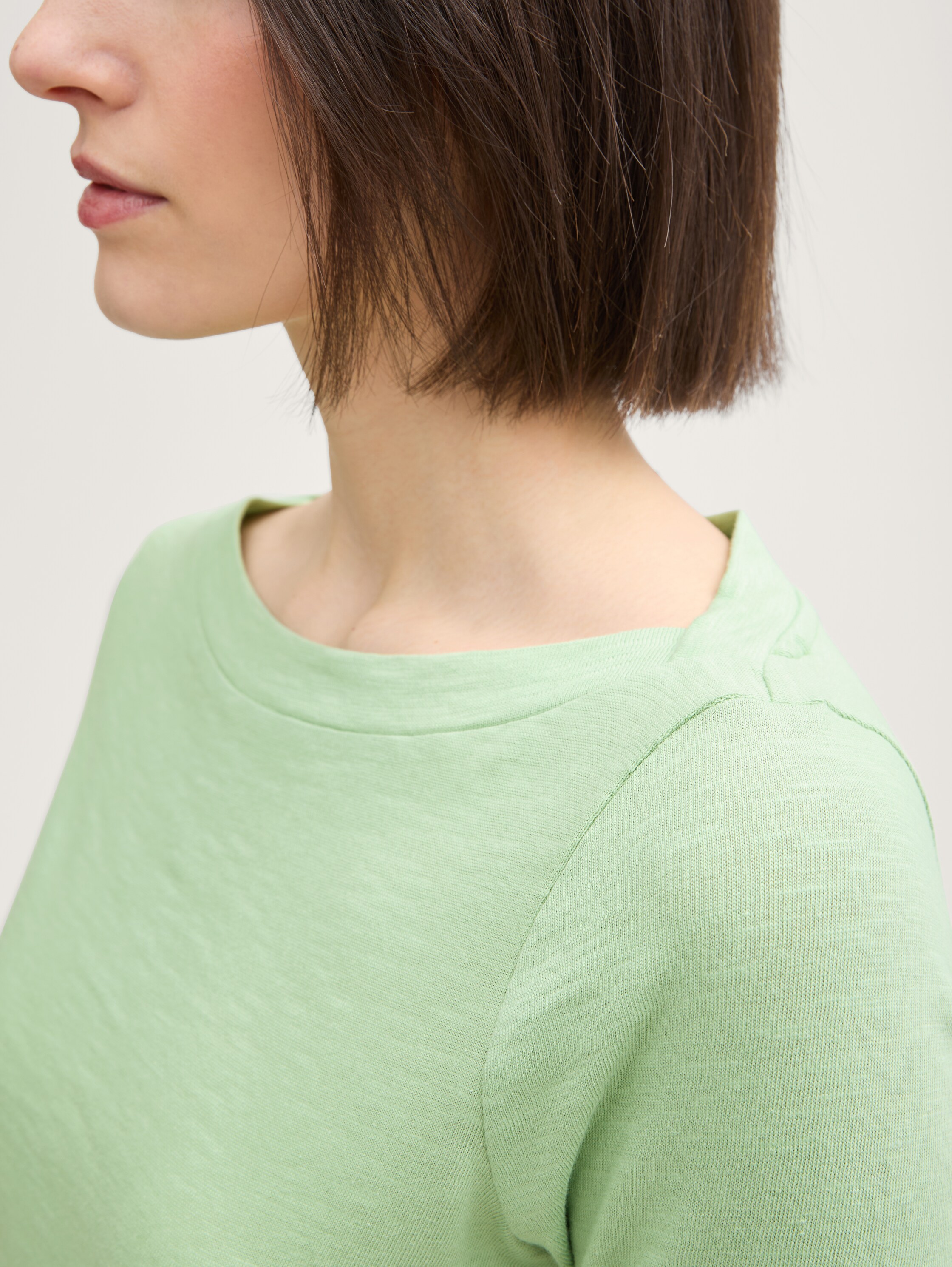 T-Shirt mit U-Boot-Ausschnitt - true_green - 