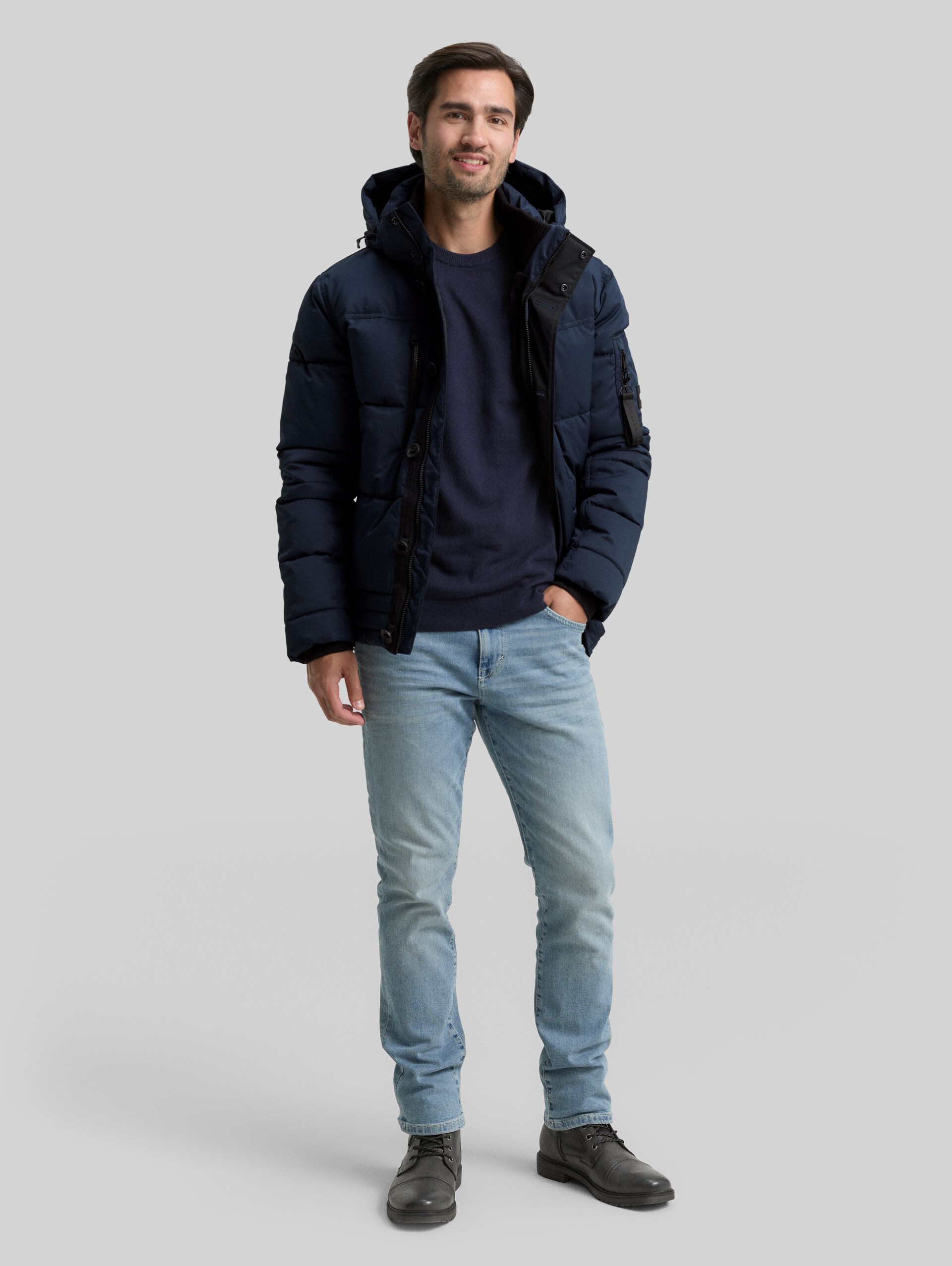 Puffer jacket with detachable hood - sky captain blue - side model view