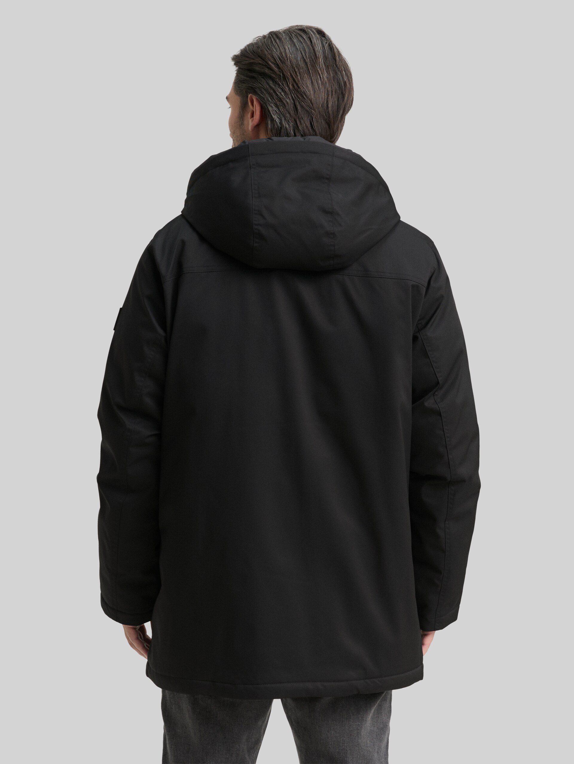 Arctic Parka mit abnehmbarer Kapuze - Black - Model-Rückansicht