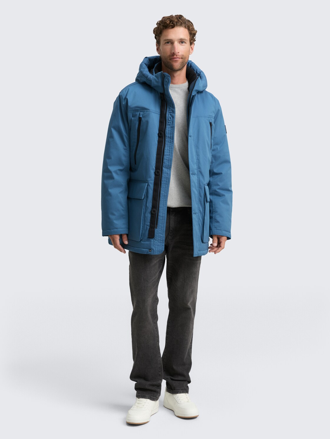 Arctic Parka mit abnehmbarer Kapuze - real teal blue - seitliche Model-Ansicht