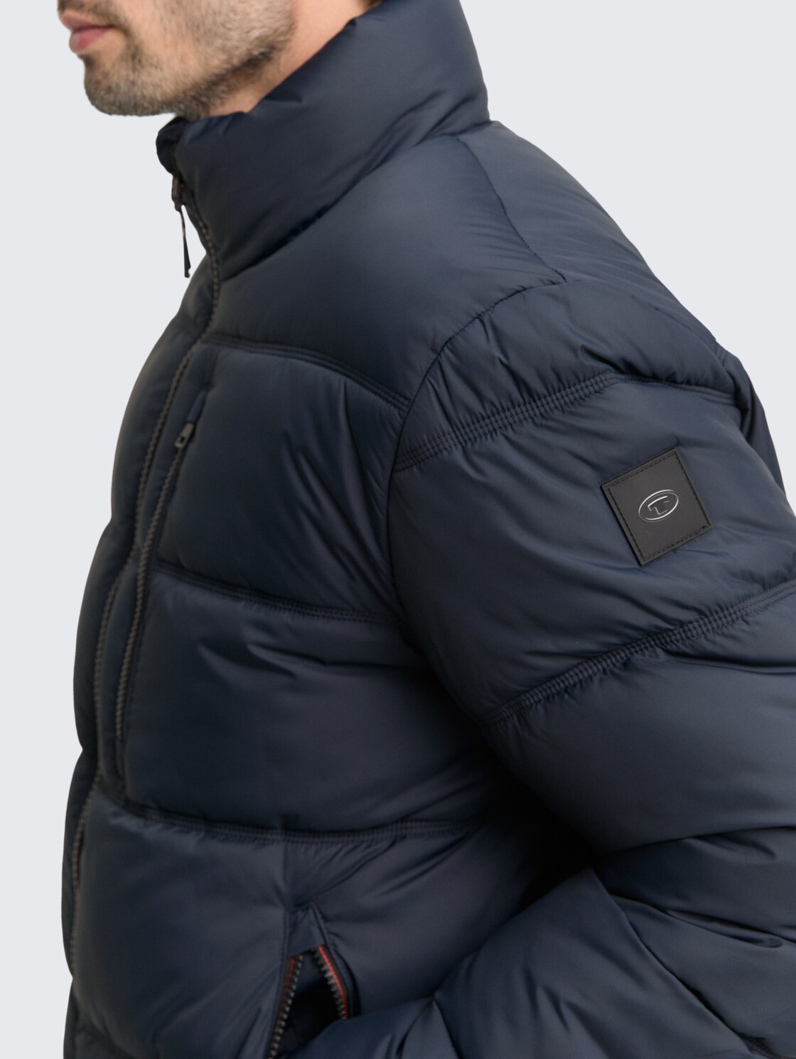 Puffer-Jacke aus wasserabweisendem Material - sky captain blue - Detail-Model-Ansicht