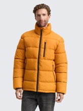 Puffer-Jacke aus wasserabweisendem Material - Peanut Butter Brown - Model-Vorderansicht