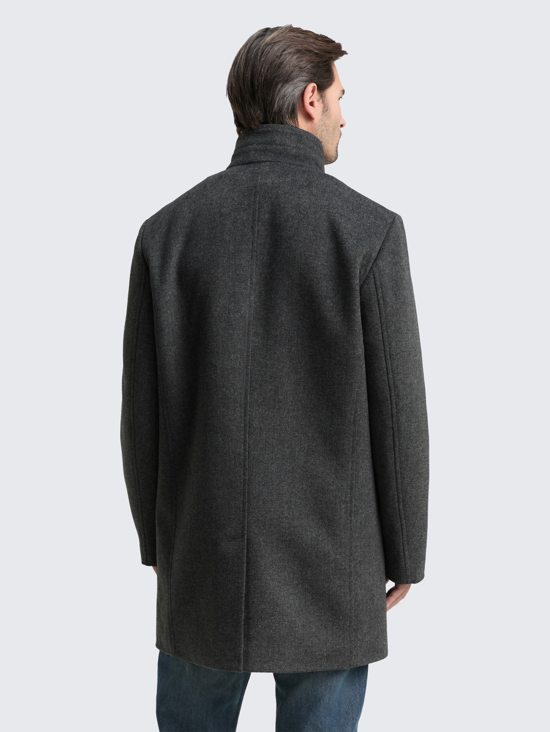 2-in-1 Wollmantel mit abnehmbarer Innenjacke - dark grey black herringbone - Model-Rückansicht