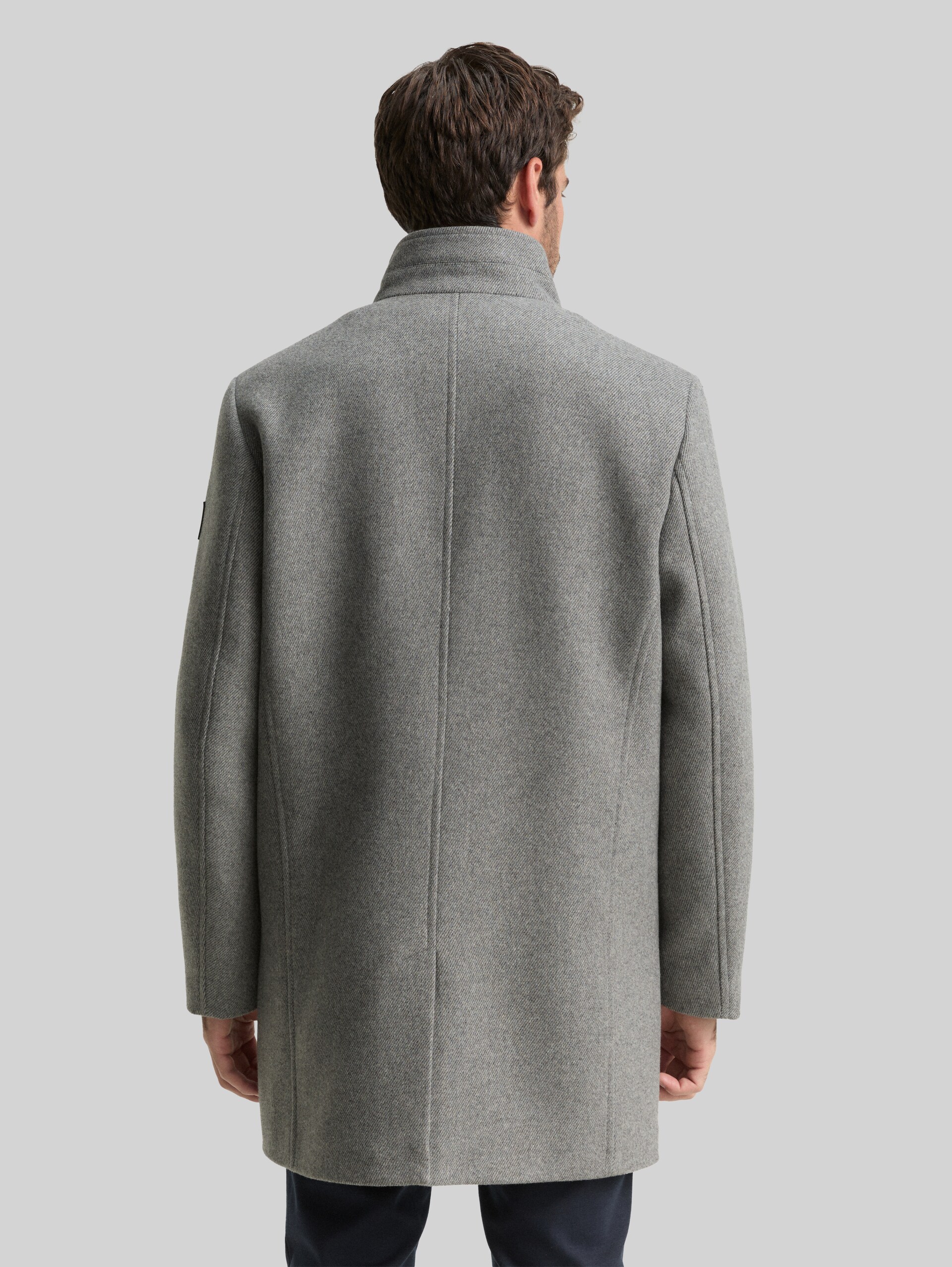 2-in-1 woollen coat with detachable inner jacket - light stone grey wool twill - Model-back view
