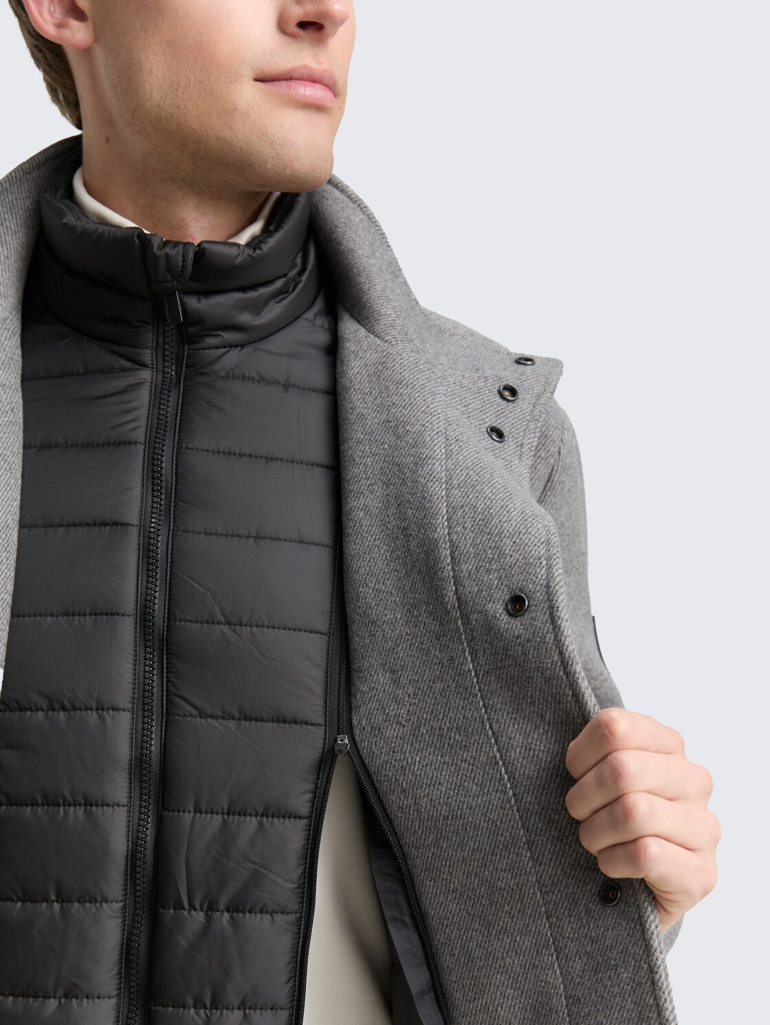 2-in-1 Wolljacke mit abnehmbarer Innenjacke - light stone grey wool twill - Detail-Model-Ansicht