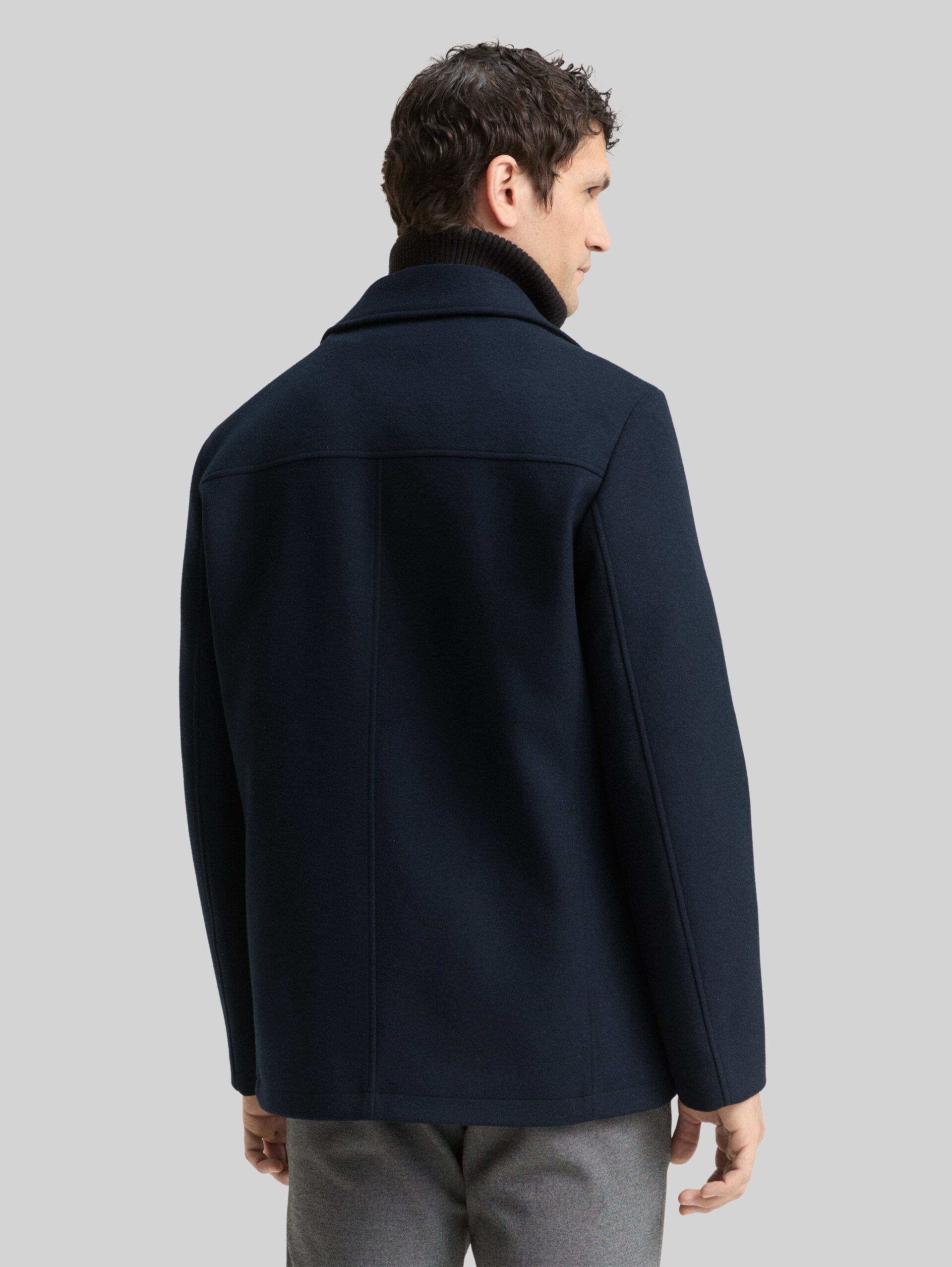 2-in-1 wool jacket with detachable inner jacket - sky captain blue - Model-back view