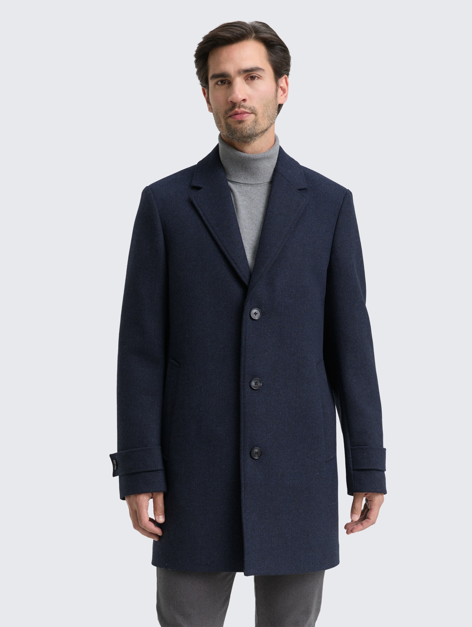 Wollmantel mit Reverskragen - blue small herringbone - Model-Vorderansicht