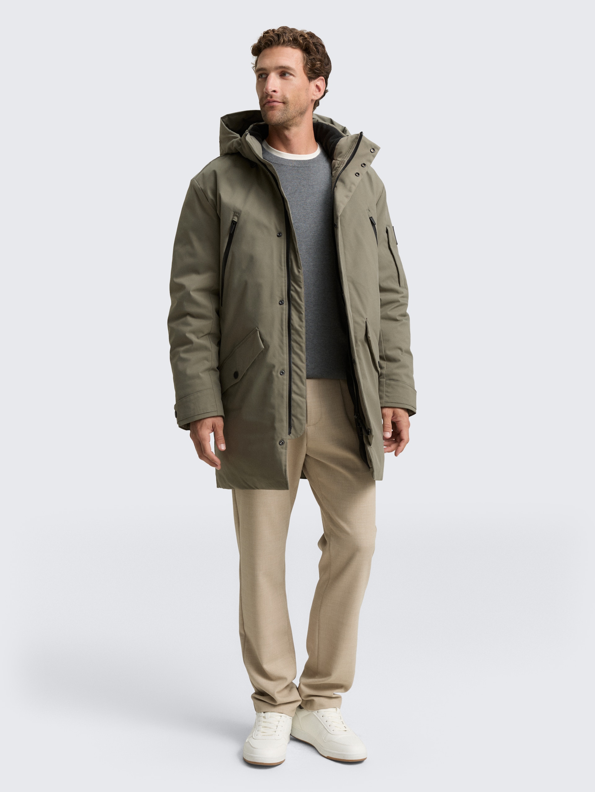 TT.PRO.TECH Parka mit abnehmbarer Kapuze - smokey olive green - seitliche Model-Ansicht